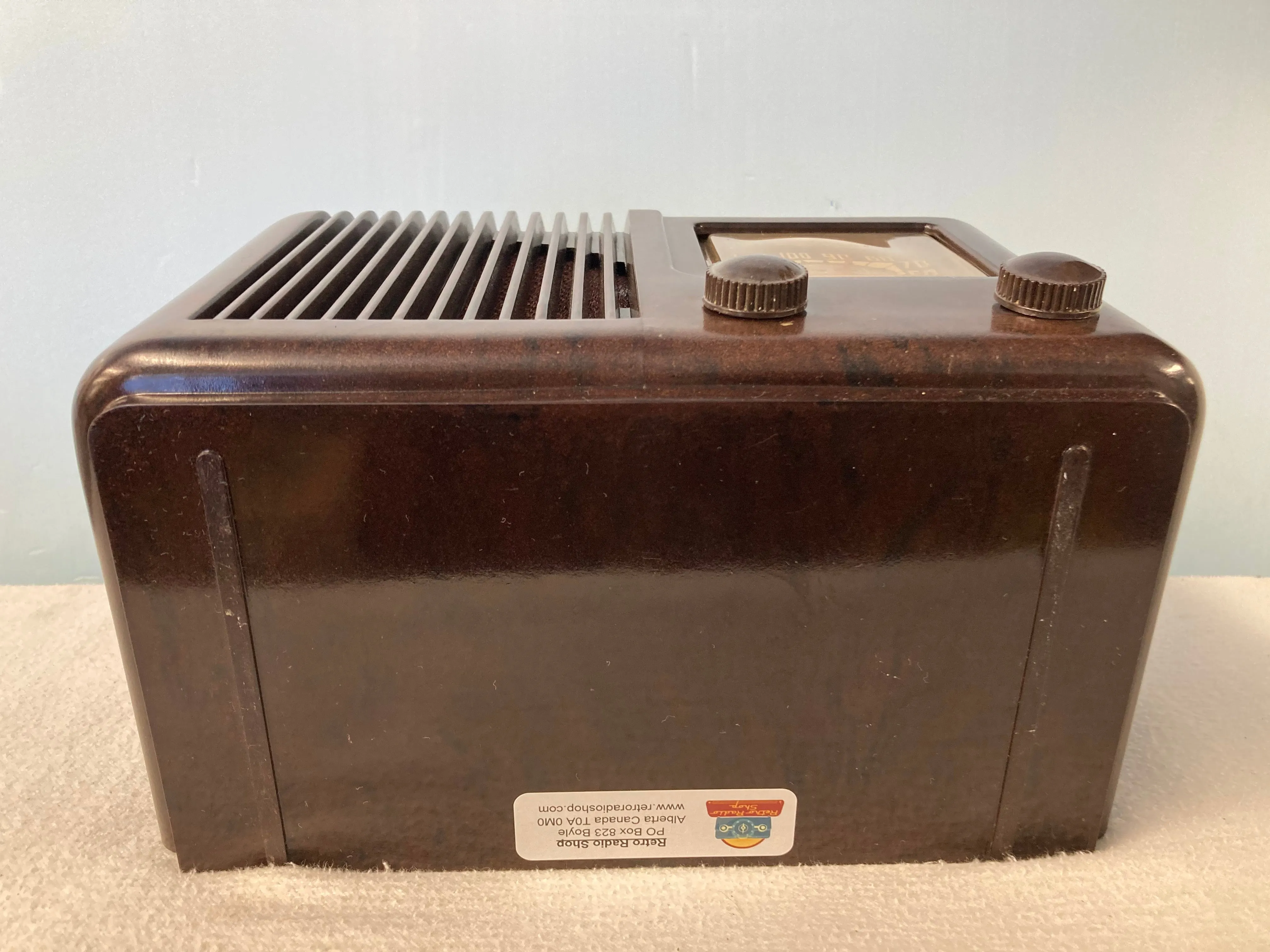 1943 Travler Model 5002 Tube Radio With Bluetooth & FM Options