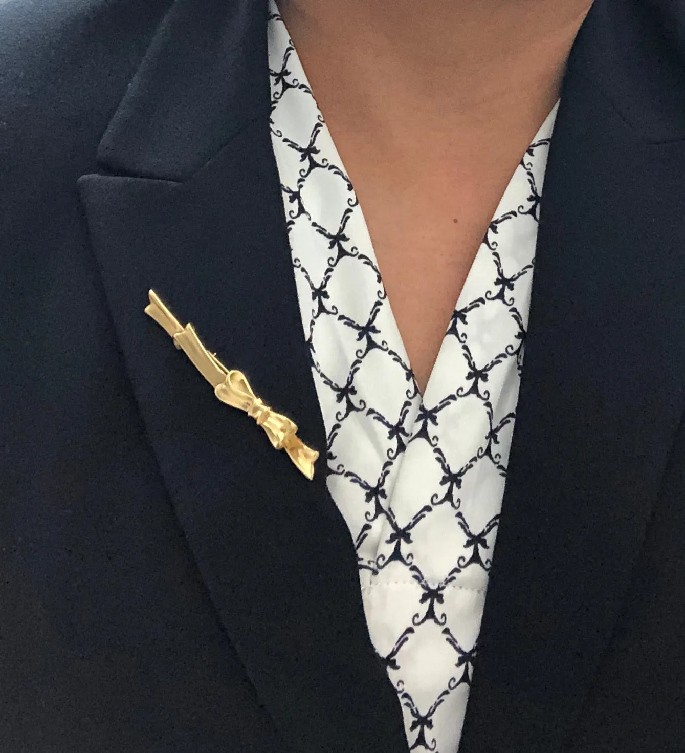 Angela Cummings 18K Yellow Gold Bow Brooch Pin, Circa 1984