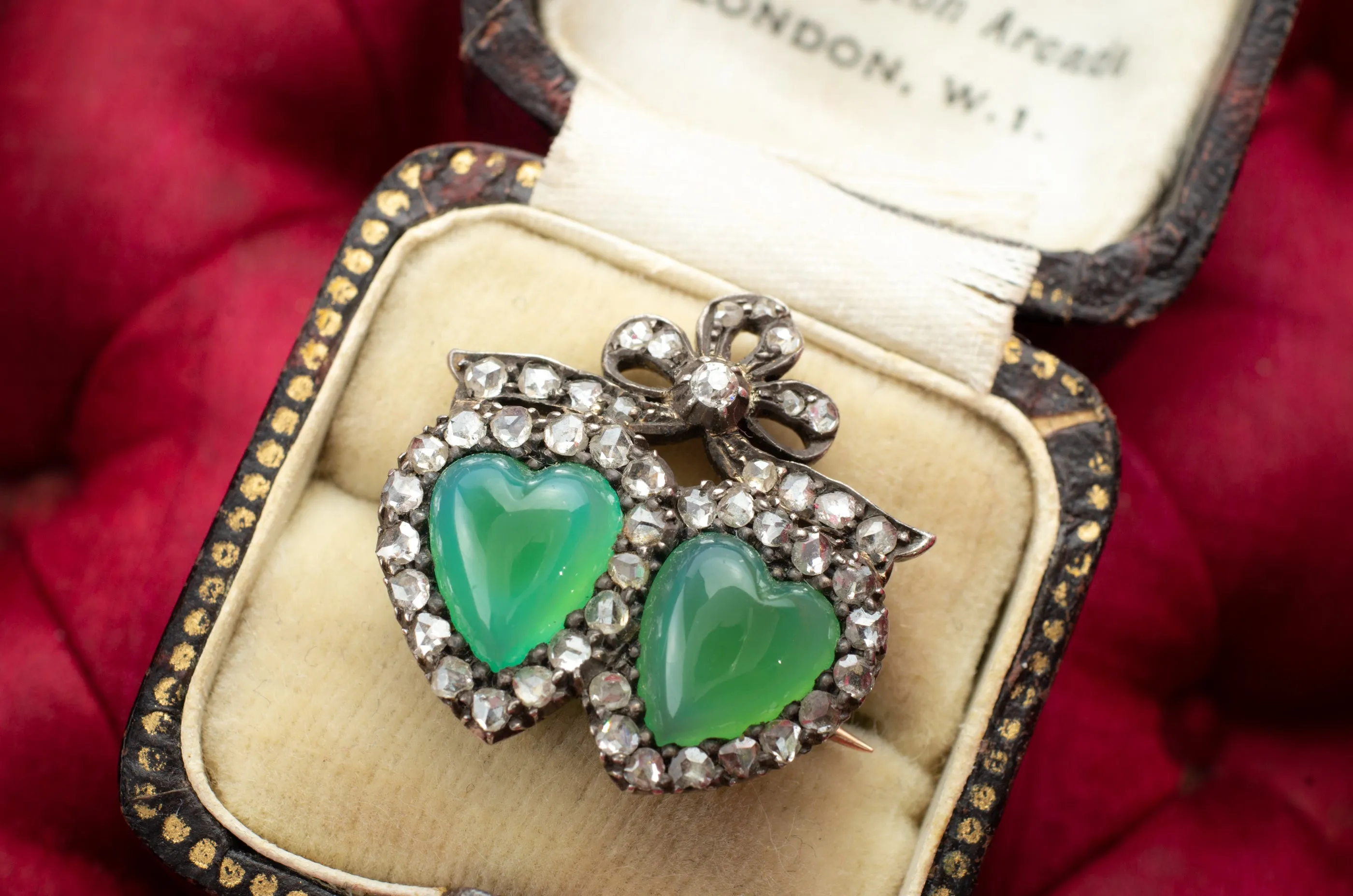 ANTIQUE CHRYSOPRASE AND ROSE CUT DIAMOND TWIN HEARTS BROOCH