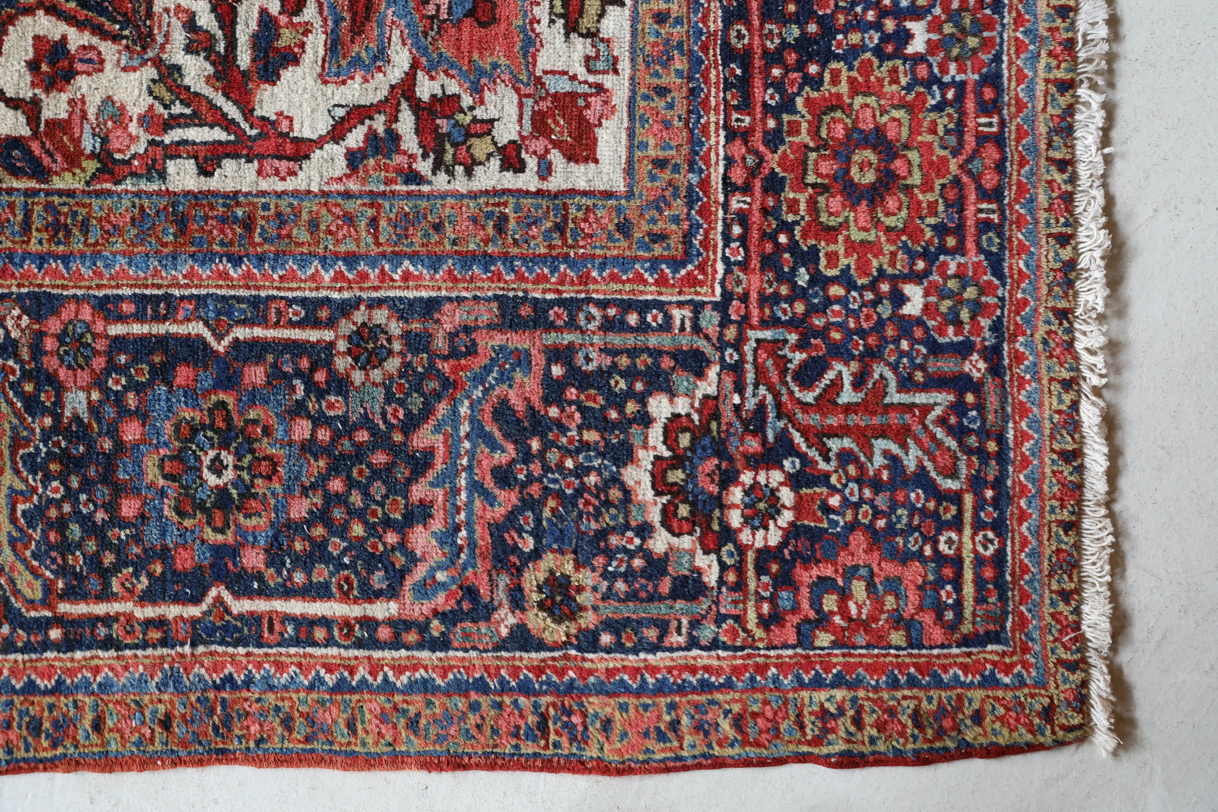 Antique NW Persian Heriz Rug 8'9"x11'6"