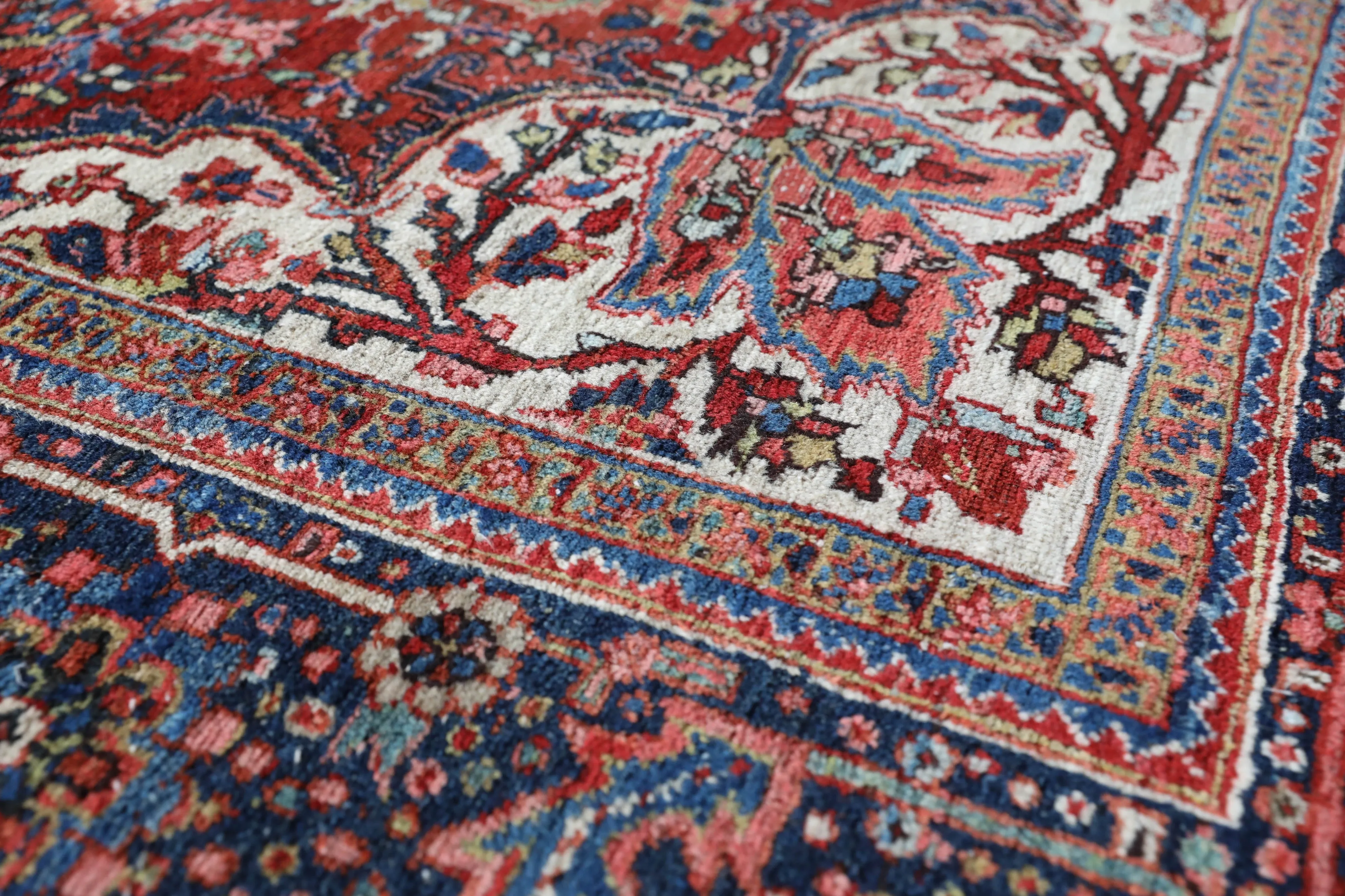 Antique NW Persian Heriz Rug 8'9"x11'6"