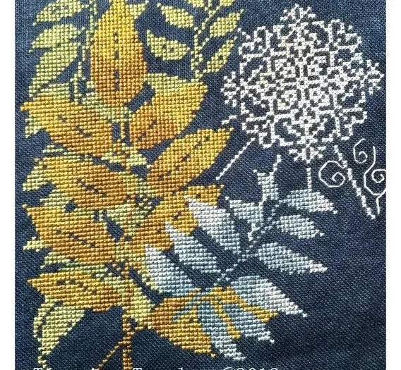 Arc of White - Tempting Tangles - Cross Stitch Pattern/Floss