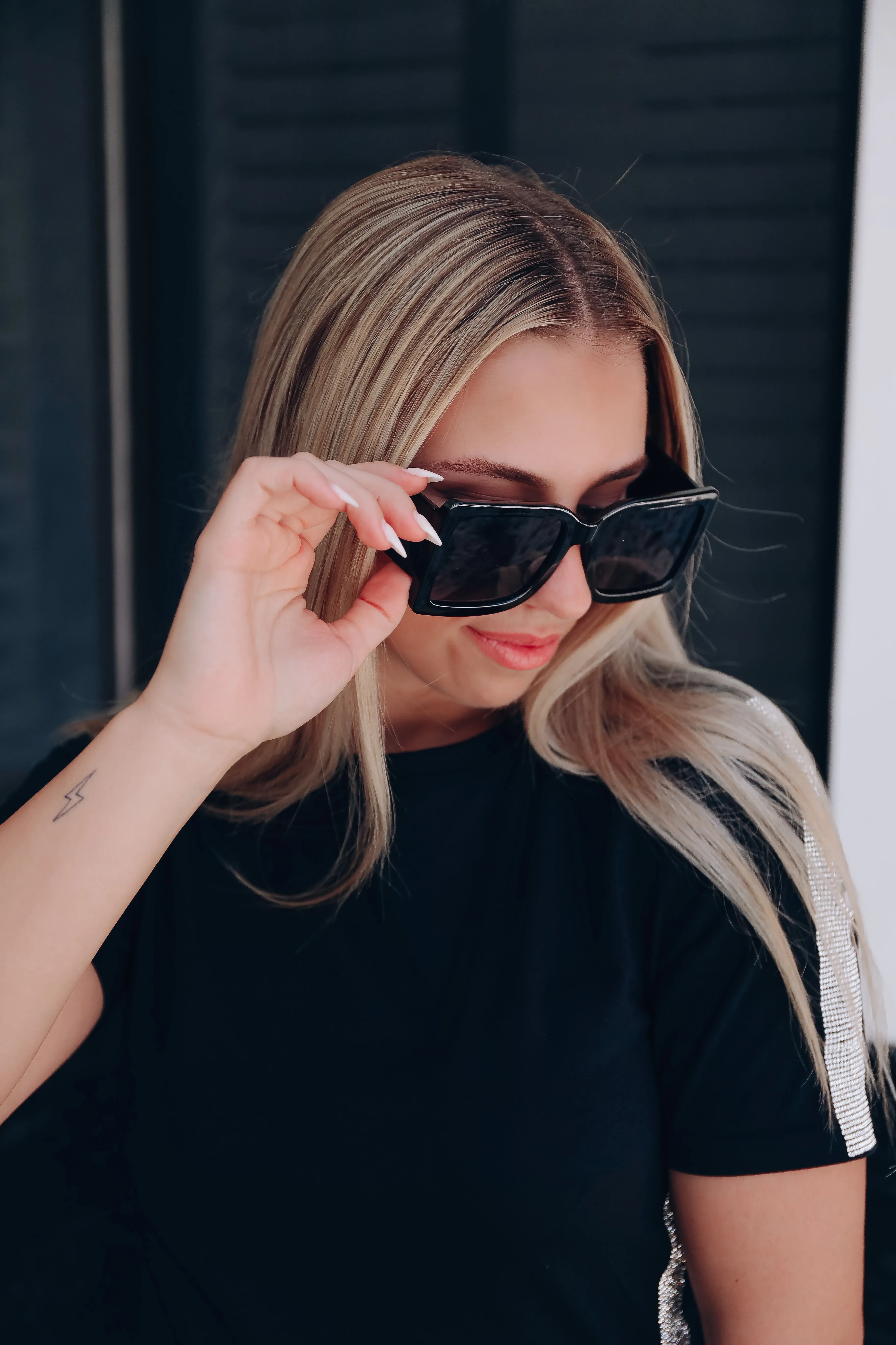 Bold Oversized Square Sunglasses - Black