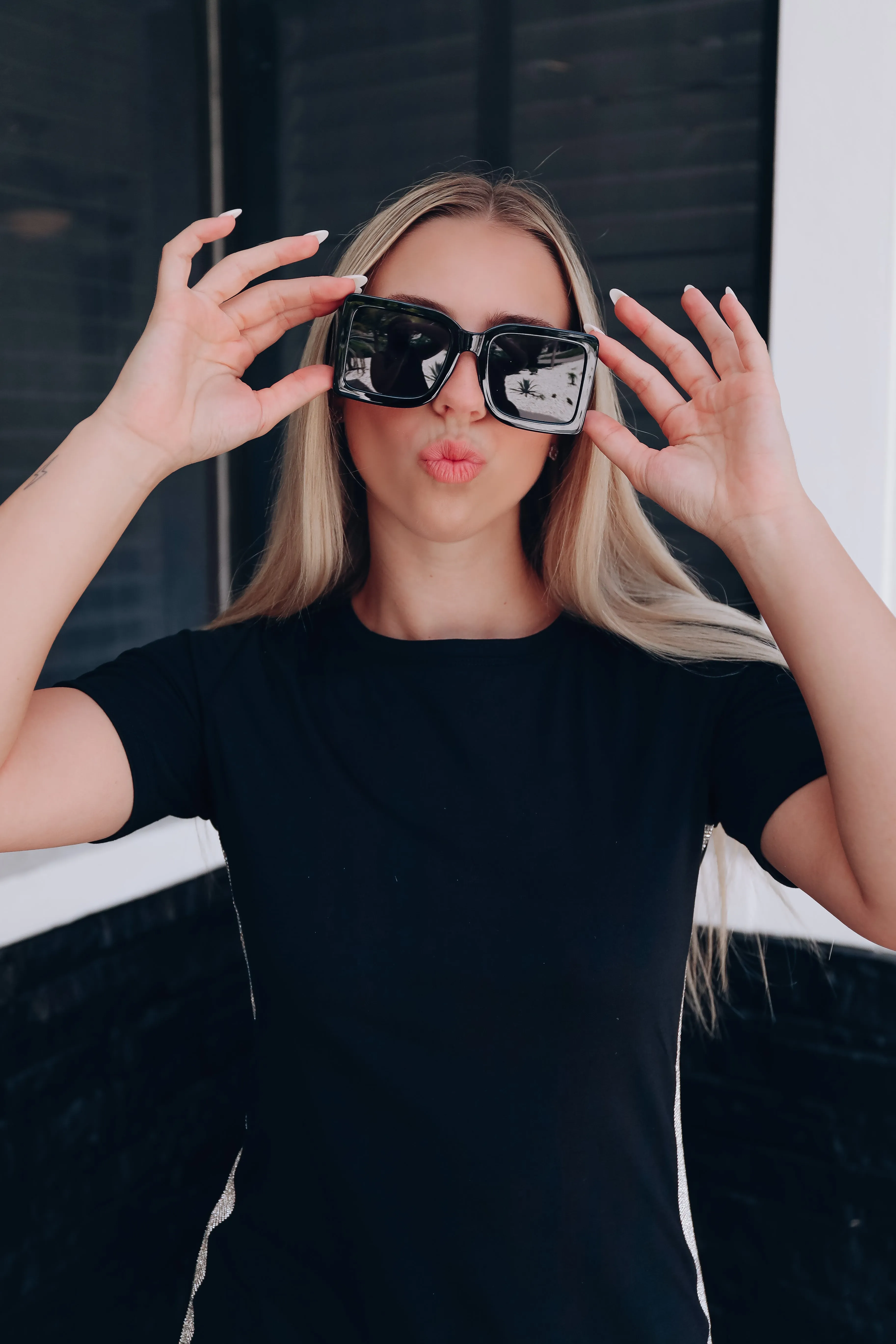 Bold Oversized Square Sunglasses - Black