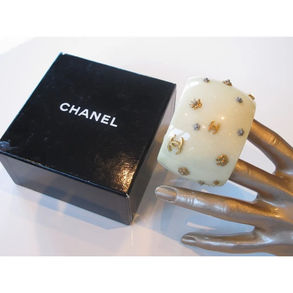 Chanel 1980s Bakelite Multi Logo Manchette Bracelet Box!
