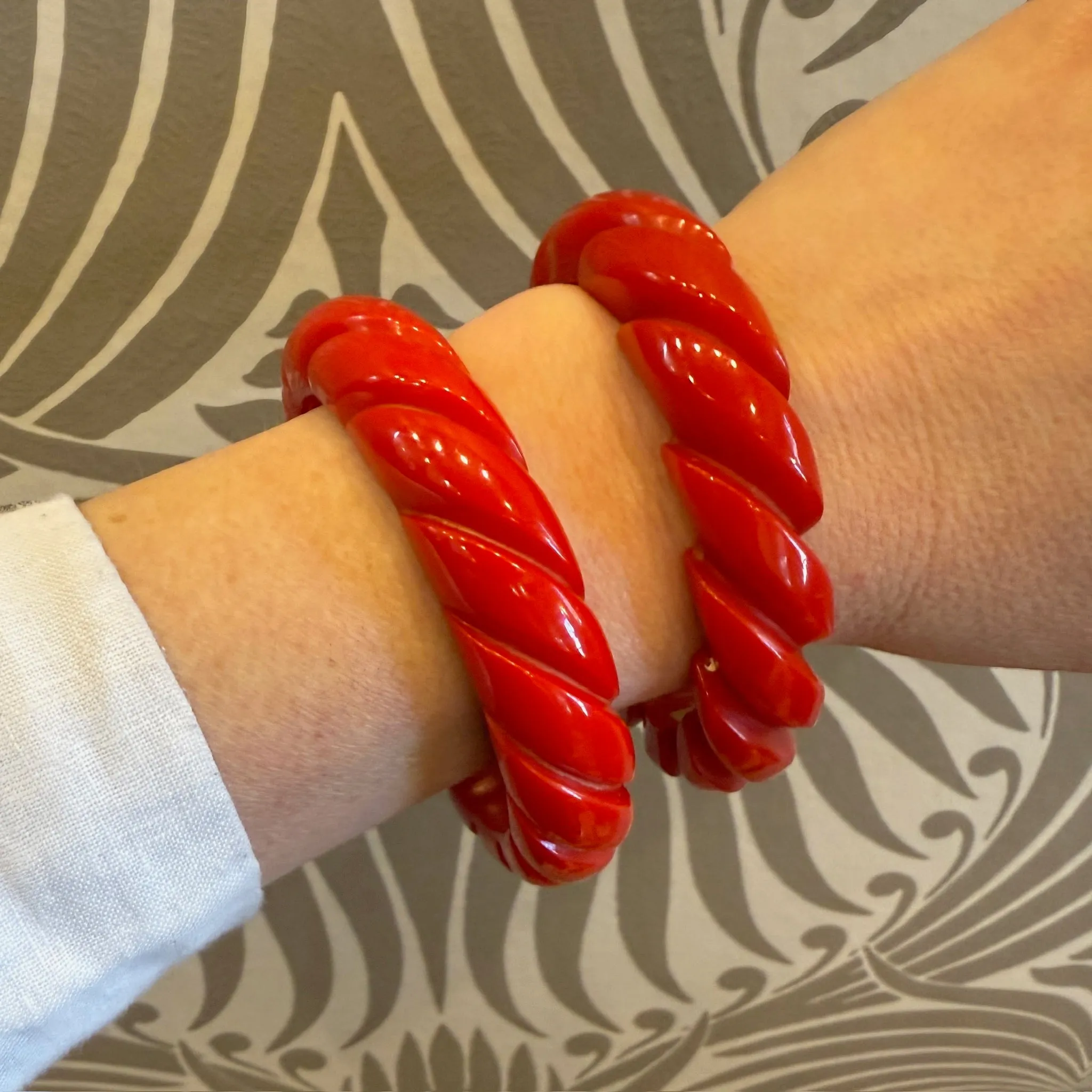 Cherry Red Bakelite Rope Carved Bangle