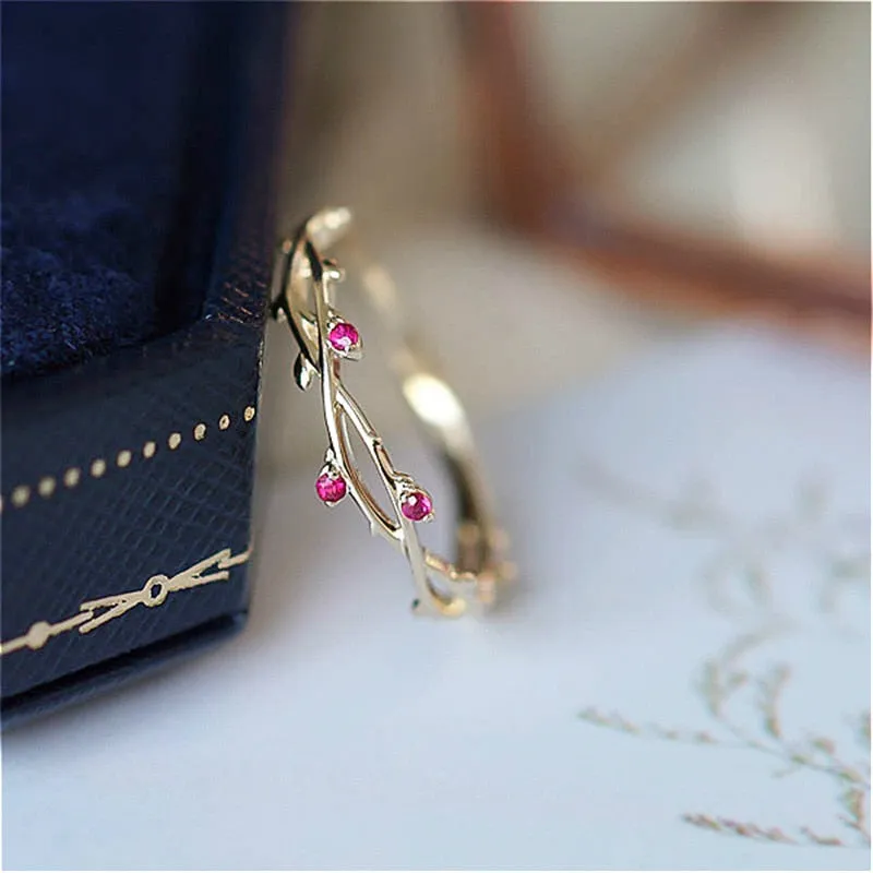 Dainty Vines Ring