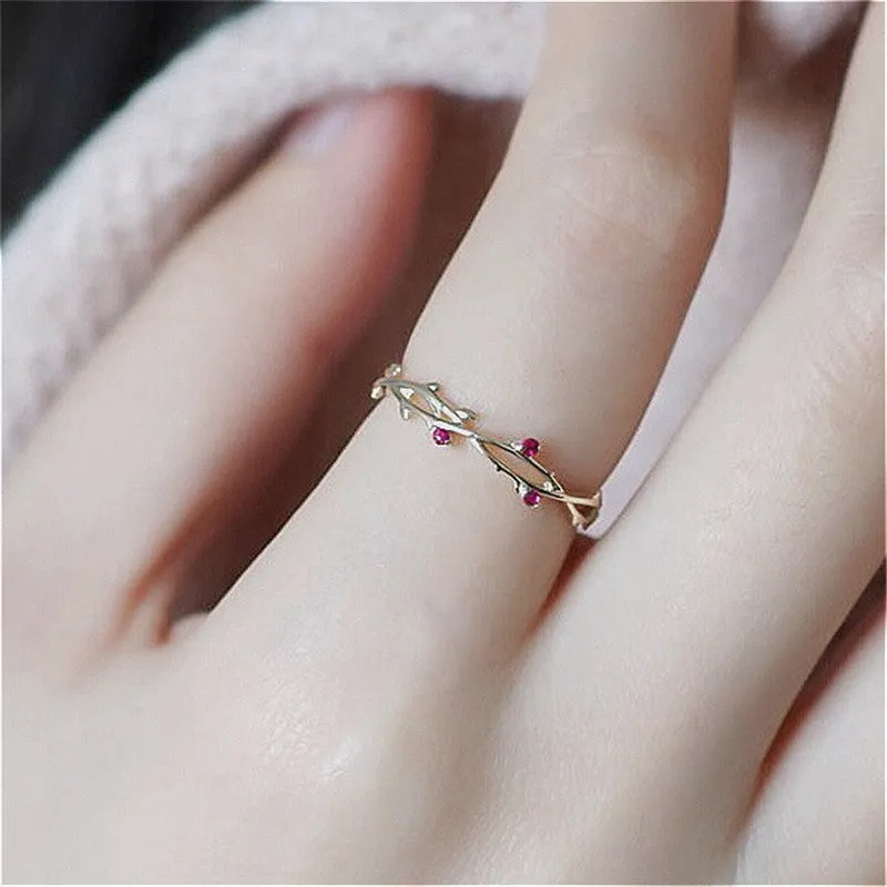 Dainty Vines Ring