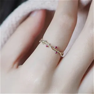 Dainty Vines Ring