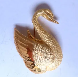 Flaming Gold Swan 18kt 3D Still life pin 12561