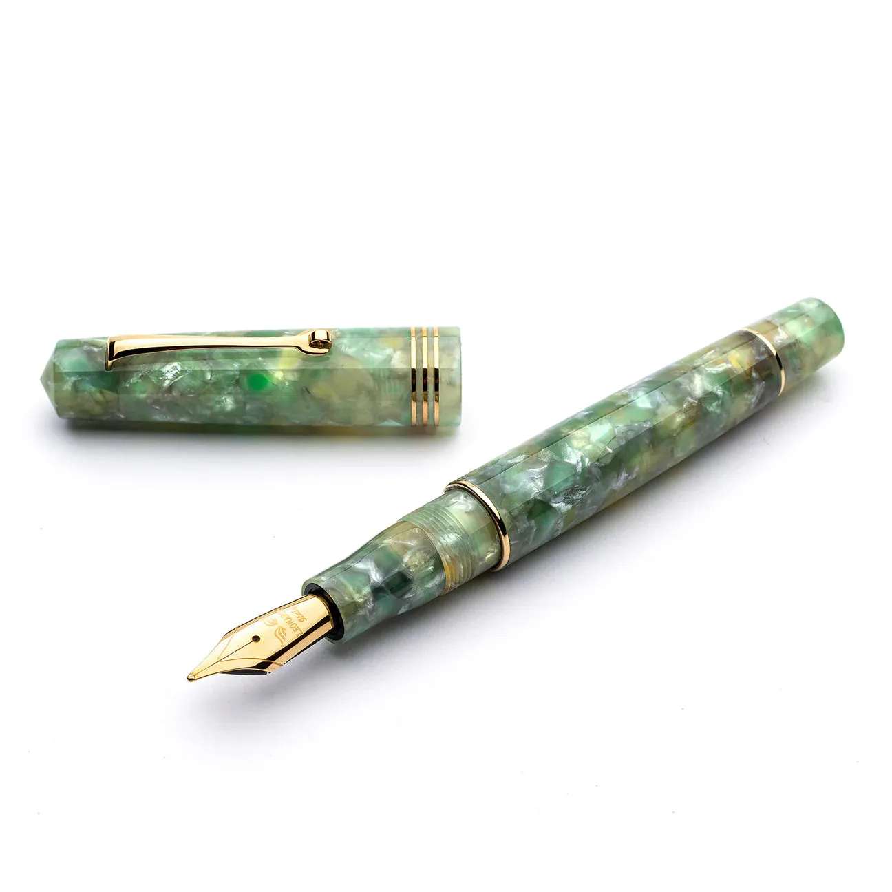 Leonardo Officina Italiana Momento Zero Fountain Pen - Giada Jade Gold