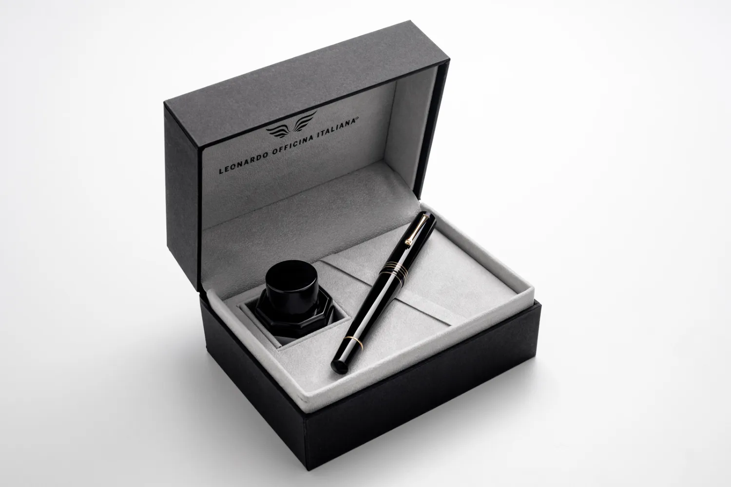 Leonardo Officina Italiana - MZG 2.0 Ultra Nero Pen Venture Exclusive
