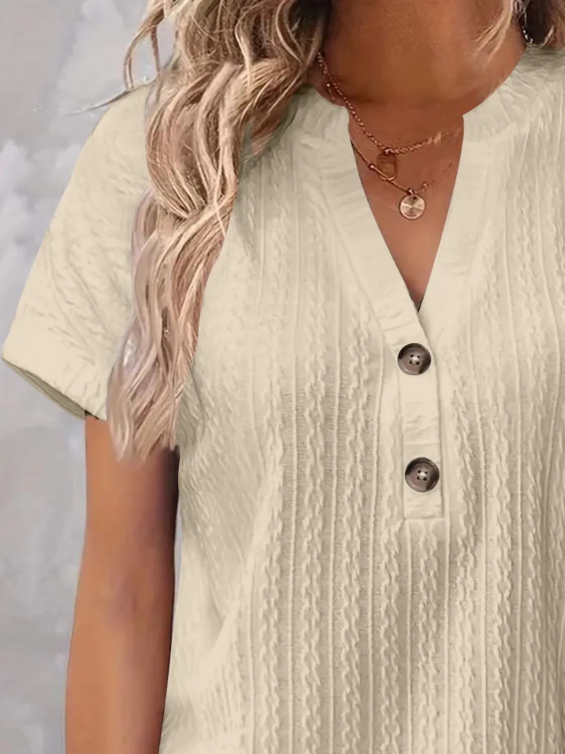 Light Colored Textured Buttoned Short Sleeve Top
