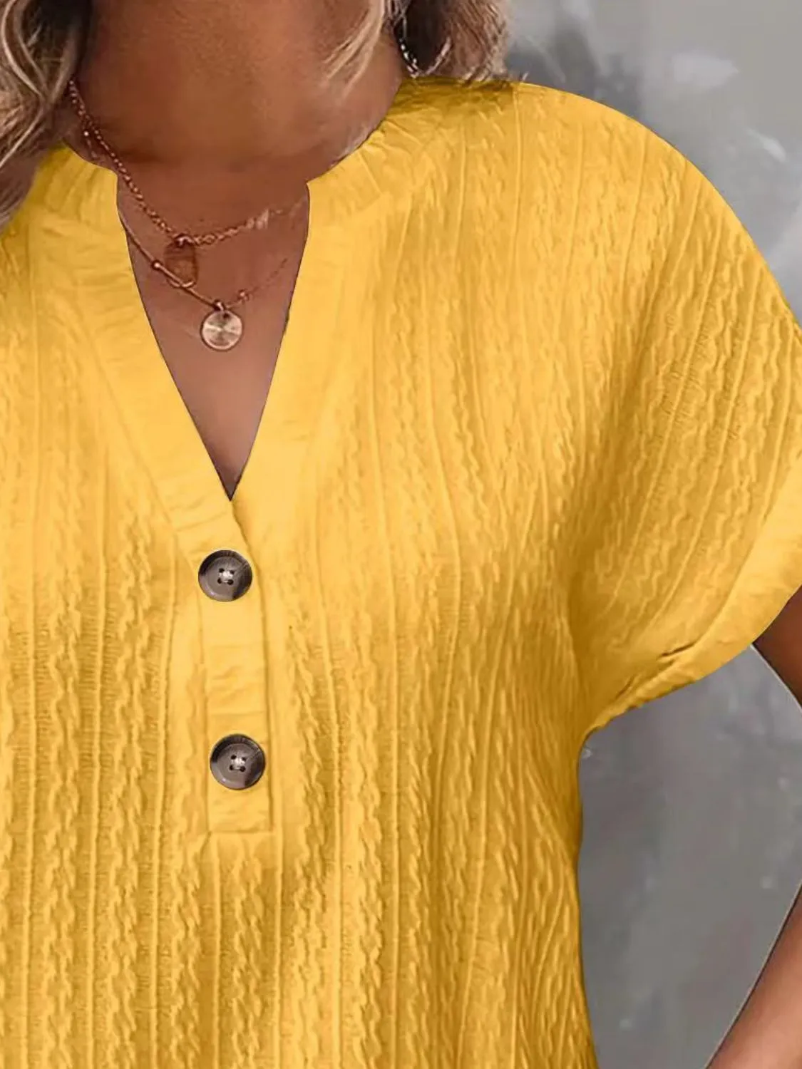 Light Colored Textured Buttoned Short Sleeve Top