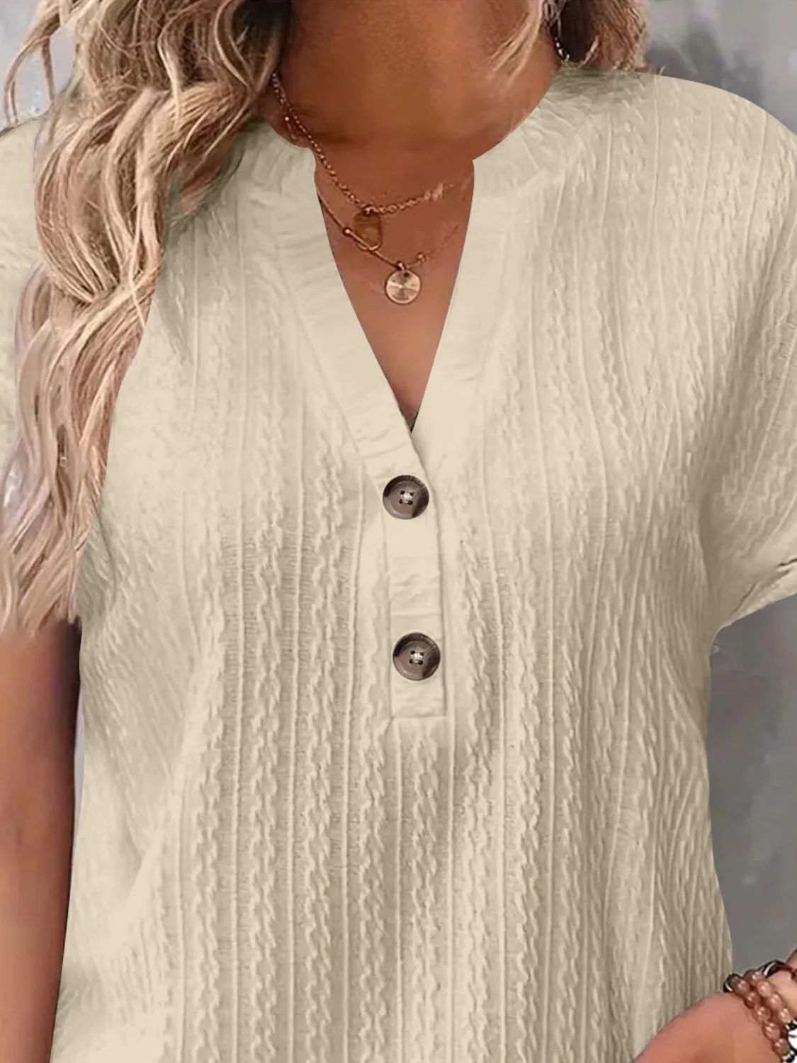 Light Colored Textured Buttoned Short Sleeve Top