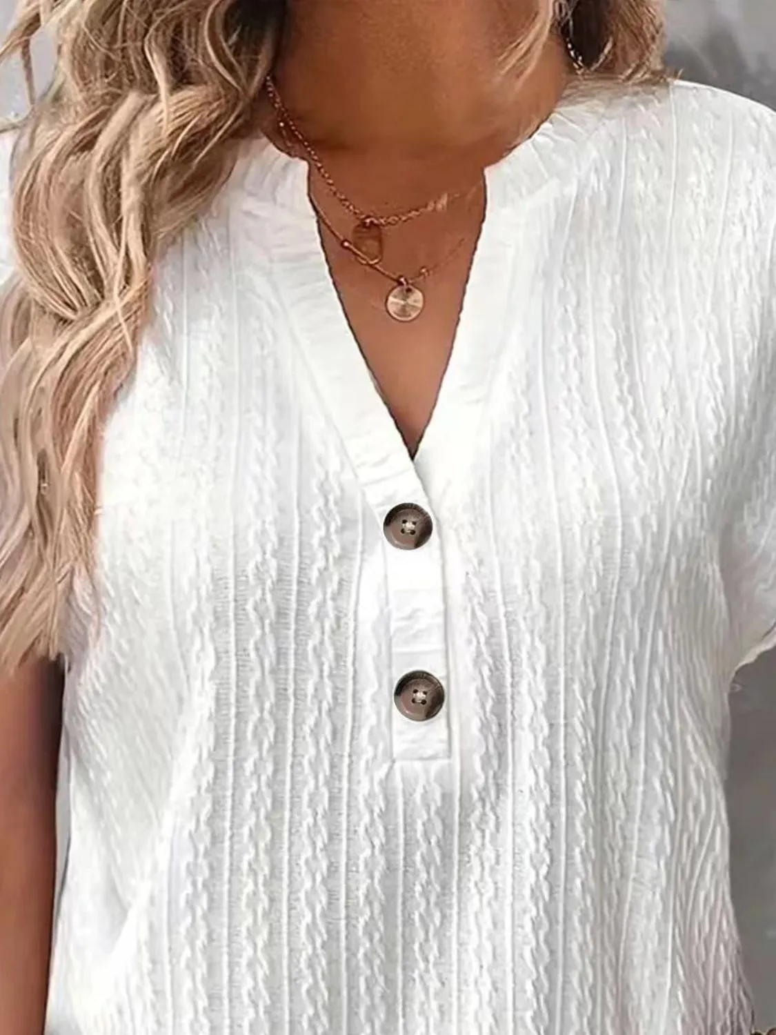 Light Colored Textured Buttoned Short Sleeve Top
