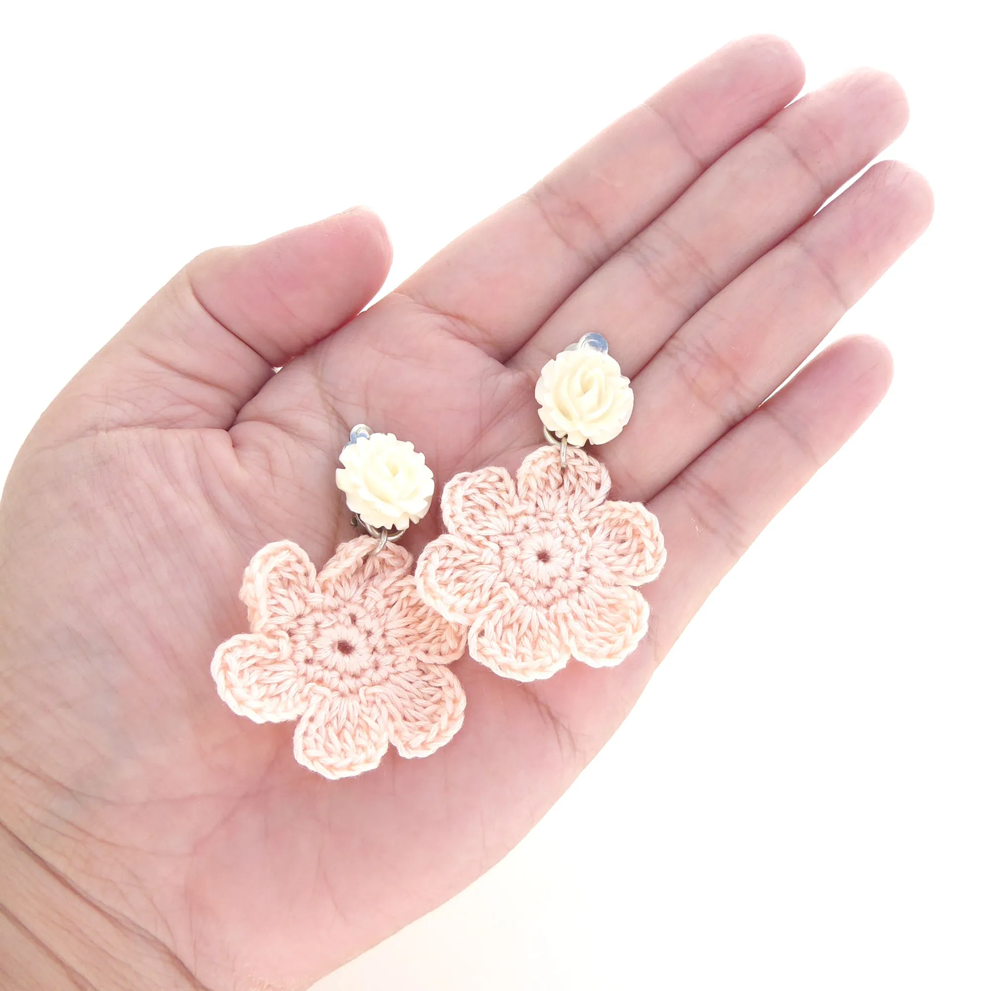 Light pink crochet flower earrings