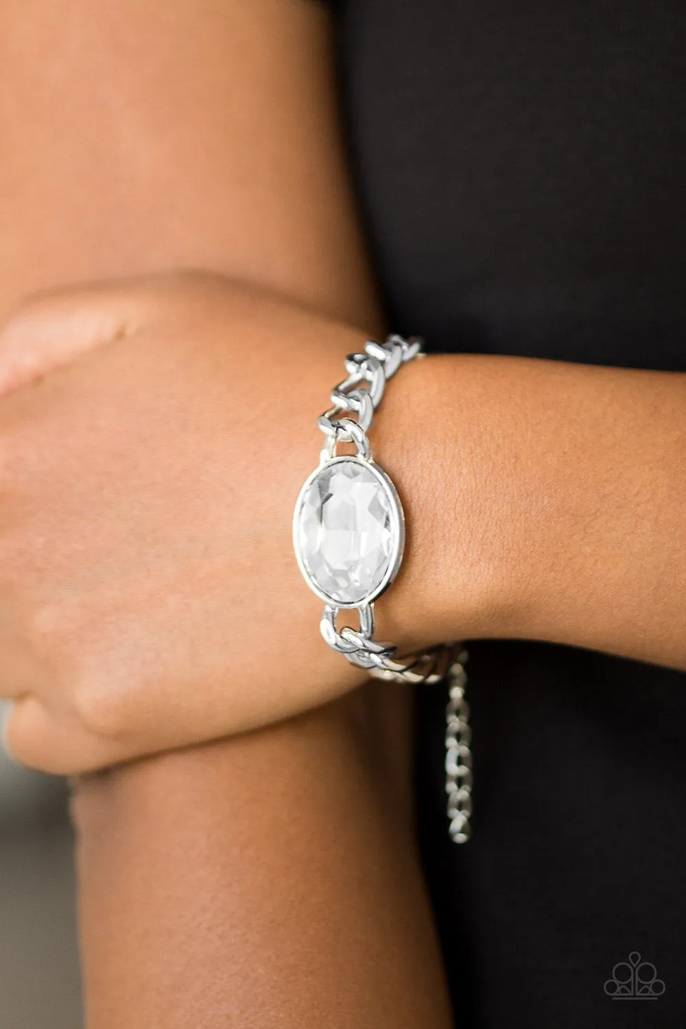 Luxury Lush White
Bracelet Paparazzi