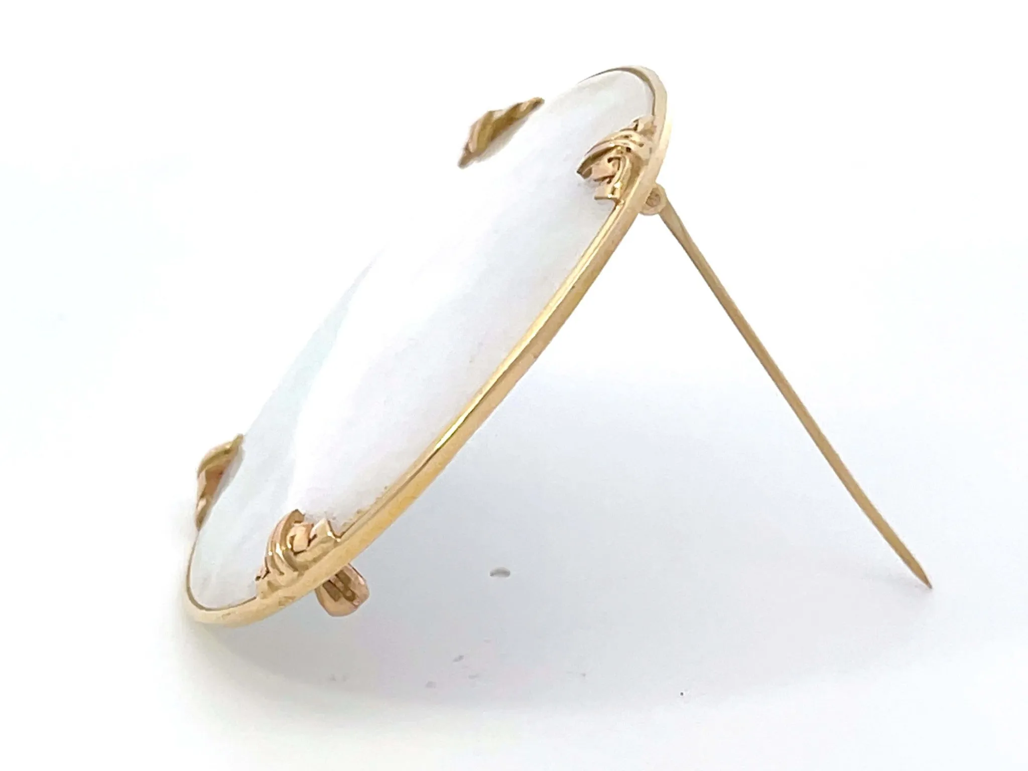 Mings Hawaii Round White Jade Brooch 14k Yellow Gold