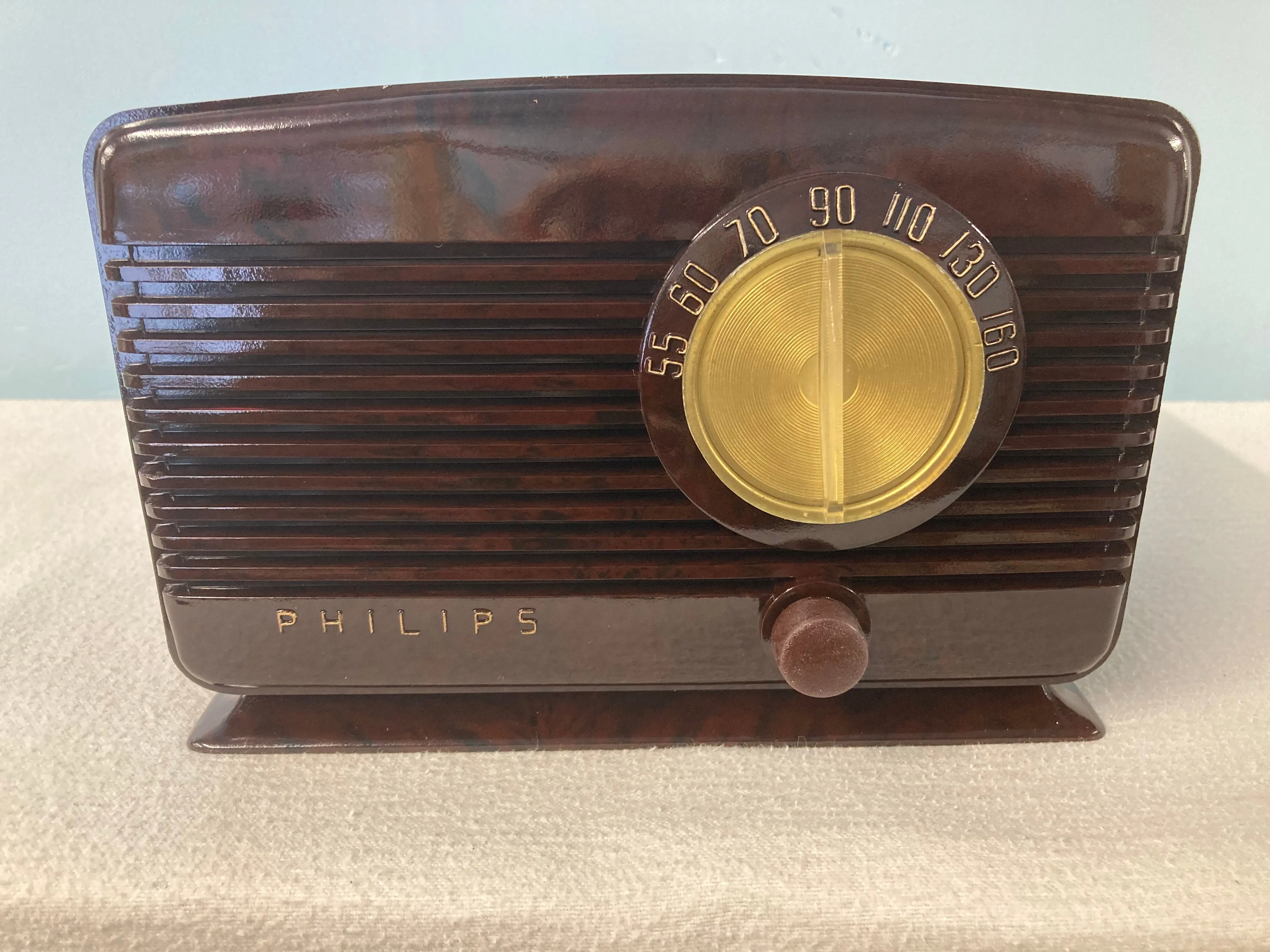 Philips Tube Radio With FM/Bluetooth & Option