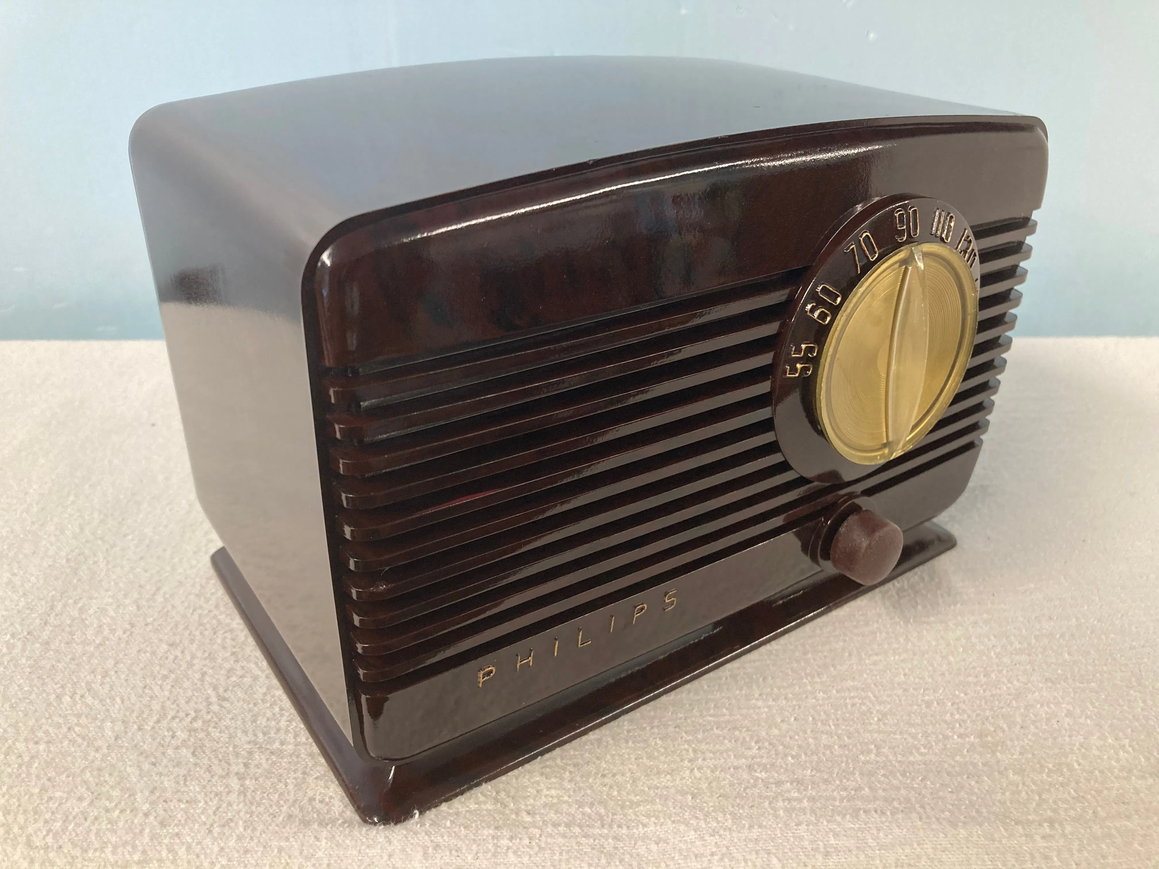 Philips Tube Radio With FM/Bluetooth & Option