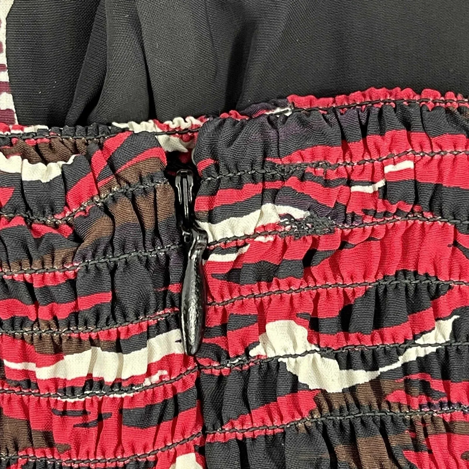 PRADA - Tropical Island Print Black Midi Printed Skirt - 38 US 2