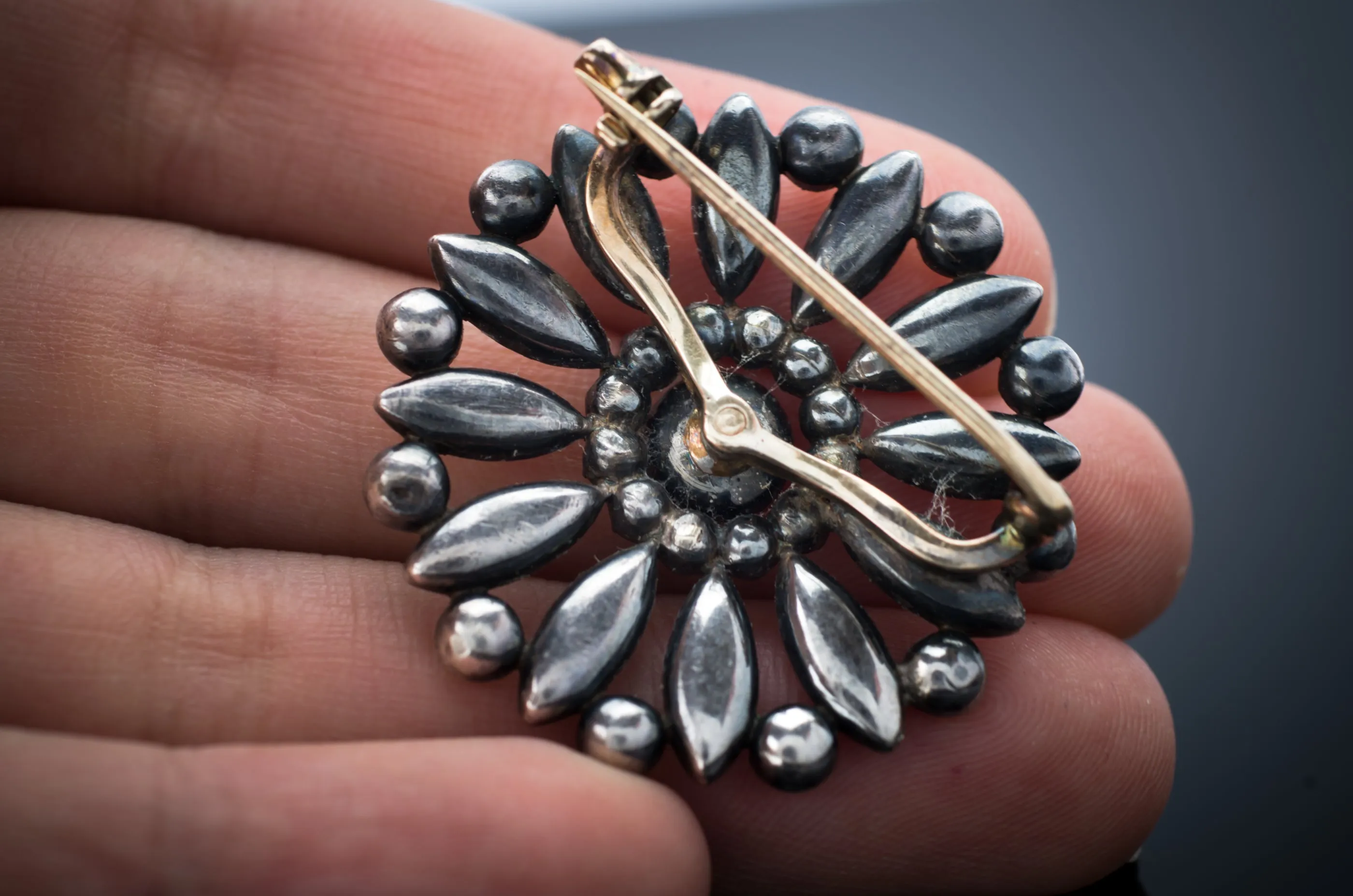ROSE CUT DIAMOND BROOCH