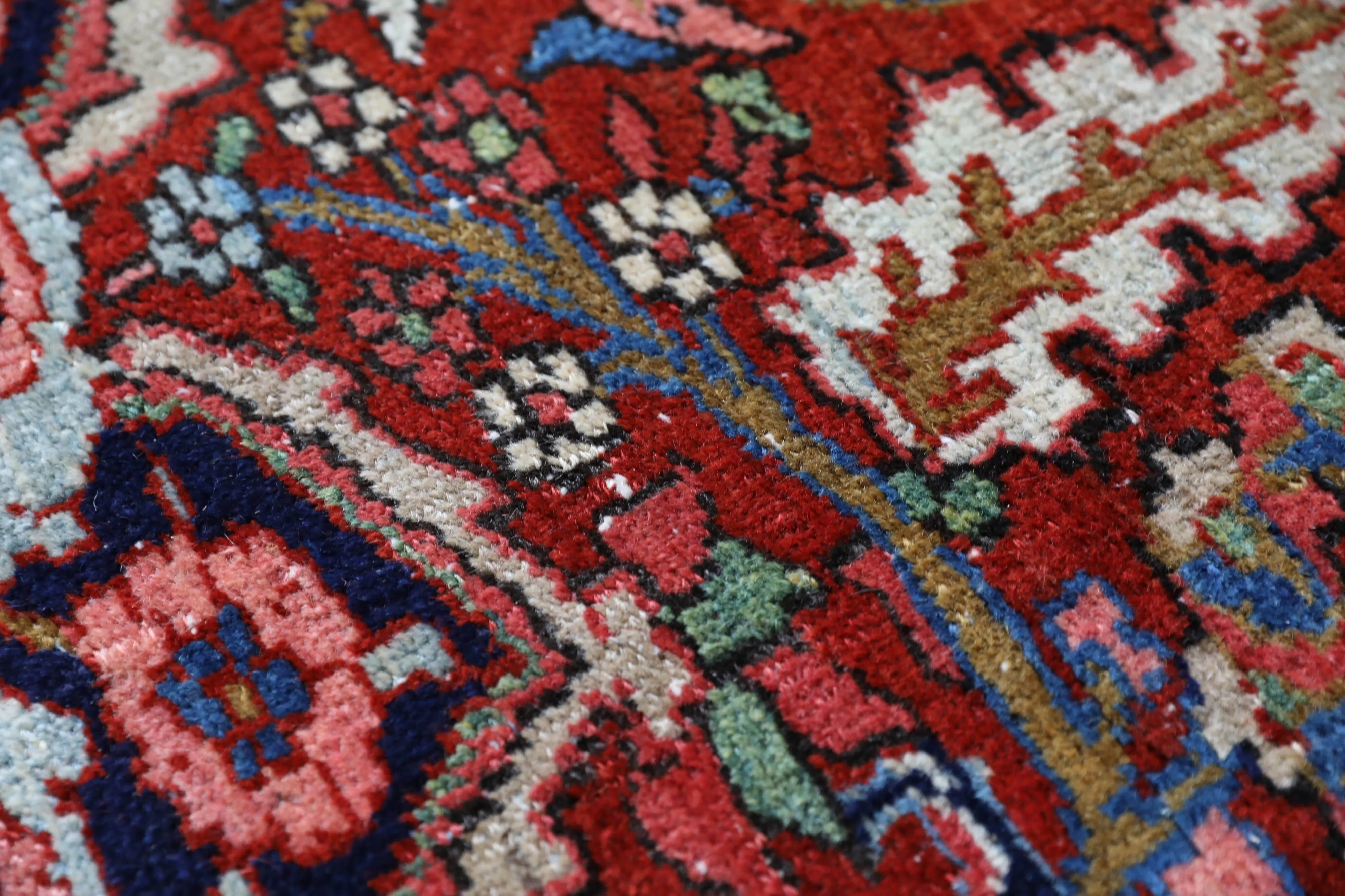 Semi-antique NW Persian Heriz Rug 8'4"x11'8"