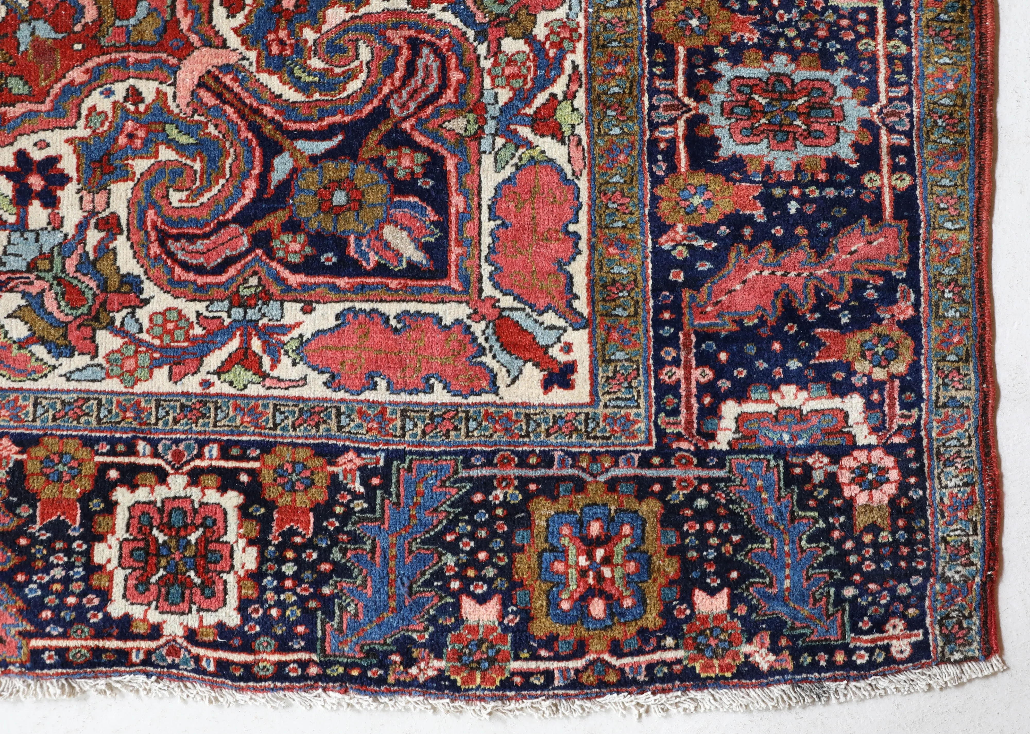 Semi-antique NW Persian Heriz Rug 8'4"x11'8"