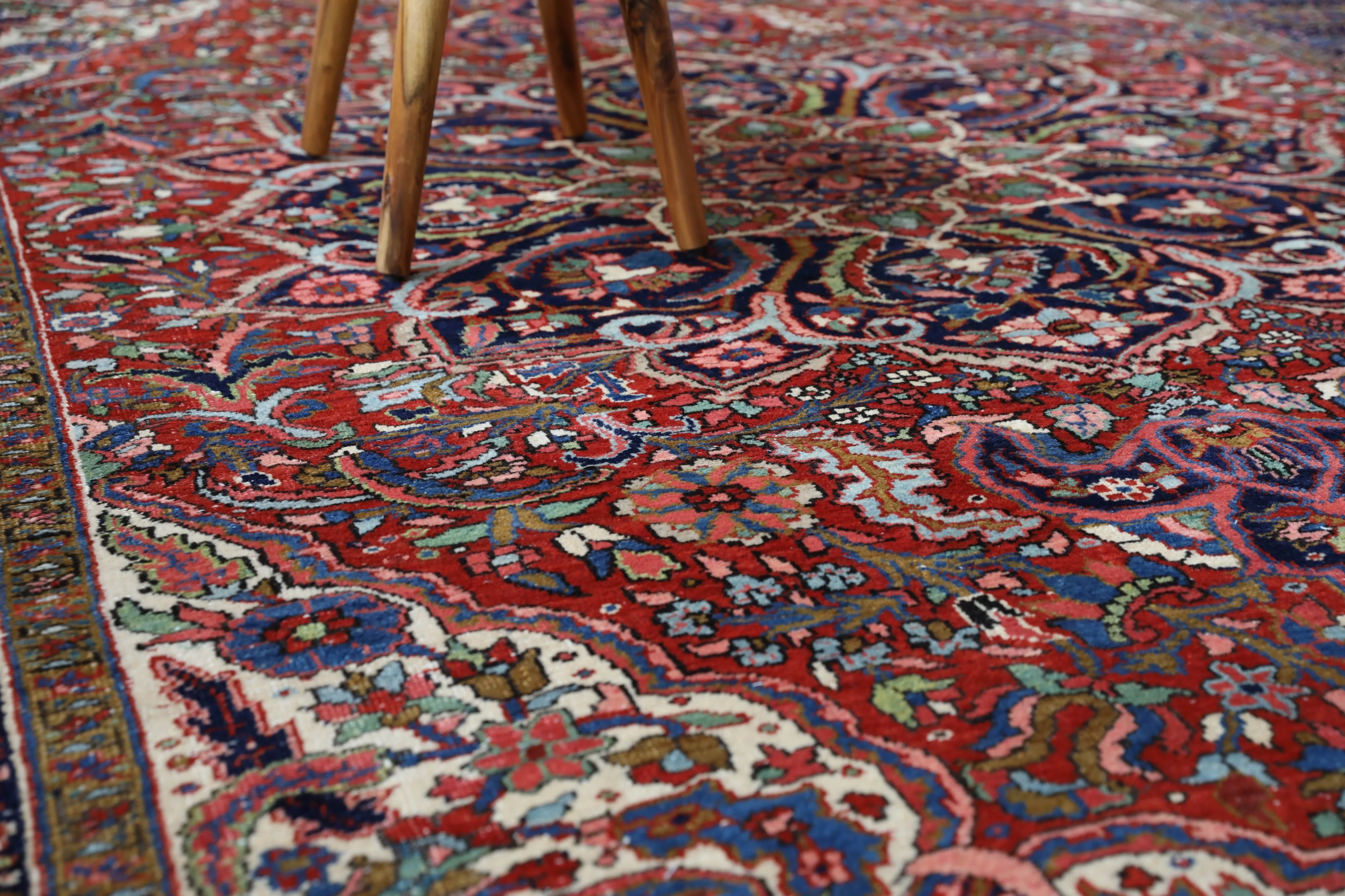 Semi-antique NW Persian Heriz Rug 8'4"x11'8"