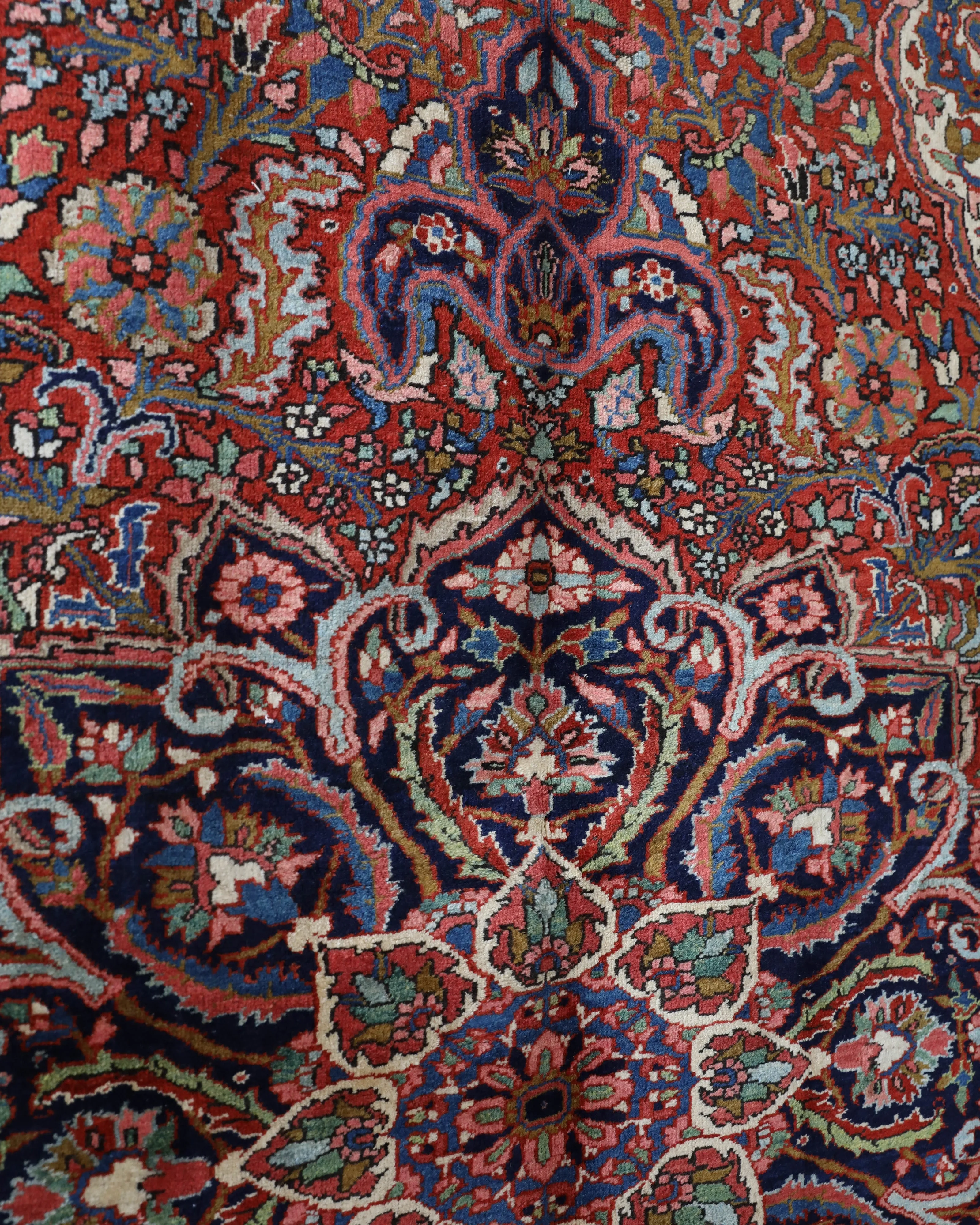Semi-antique NW Persian Heriz Rug 8'4"x11'8"
