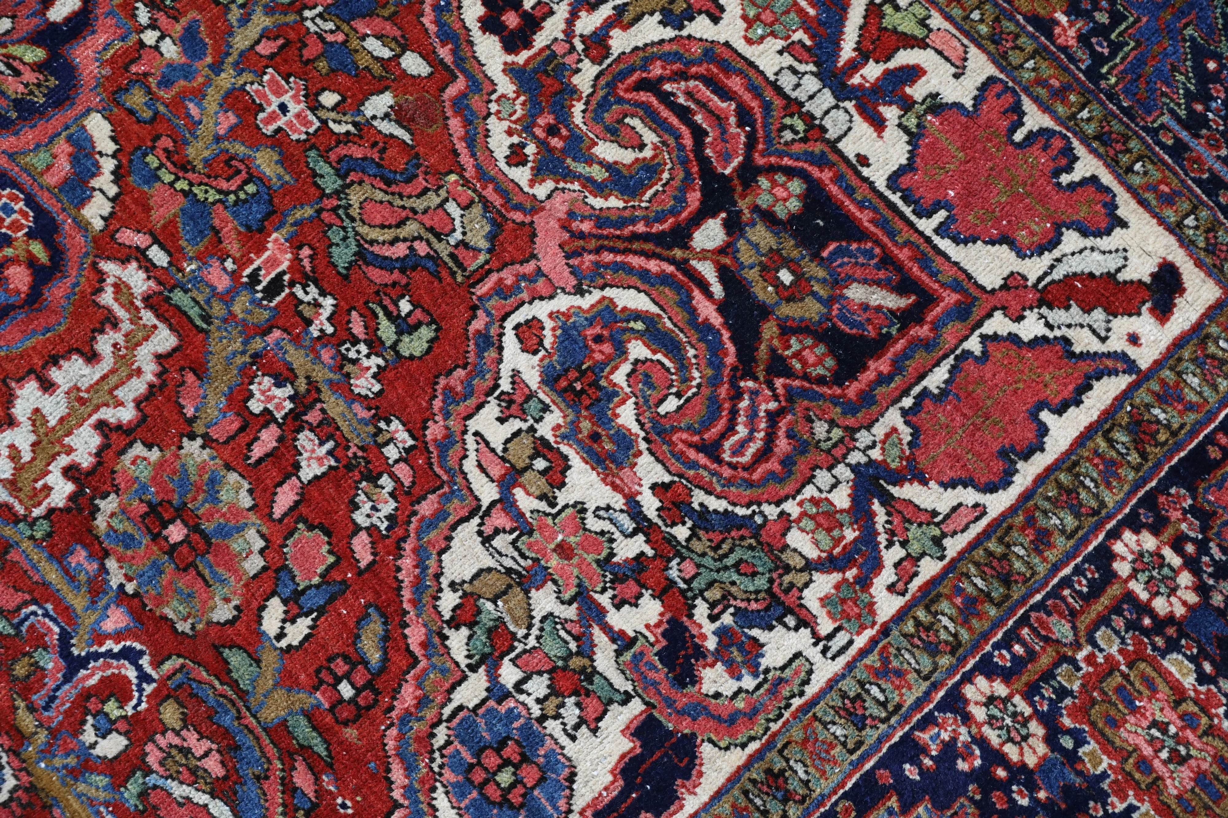 Semi-antique NW Persian Heriz Rug 8'4"x11'8"