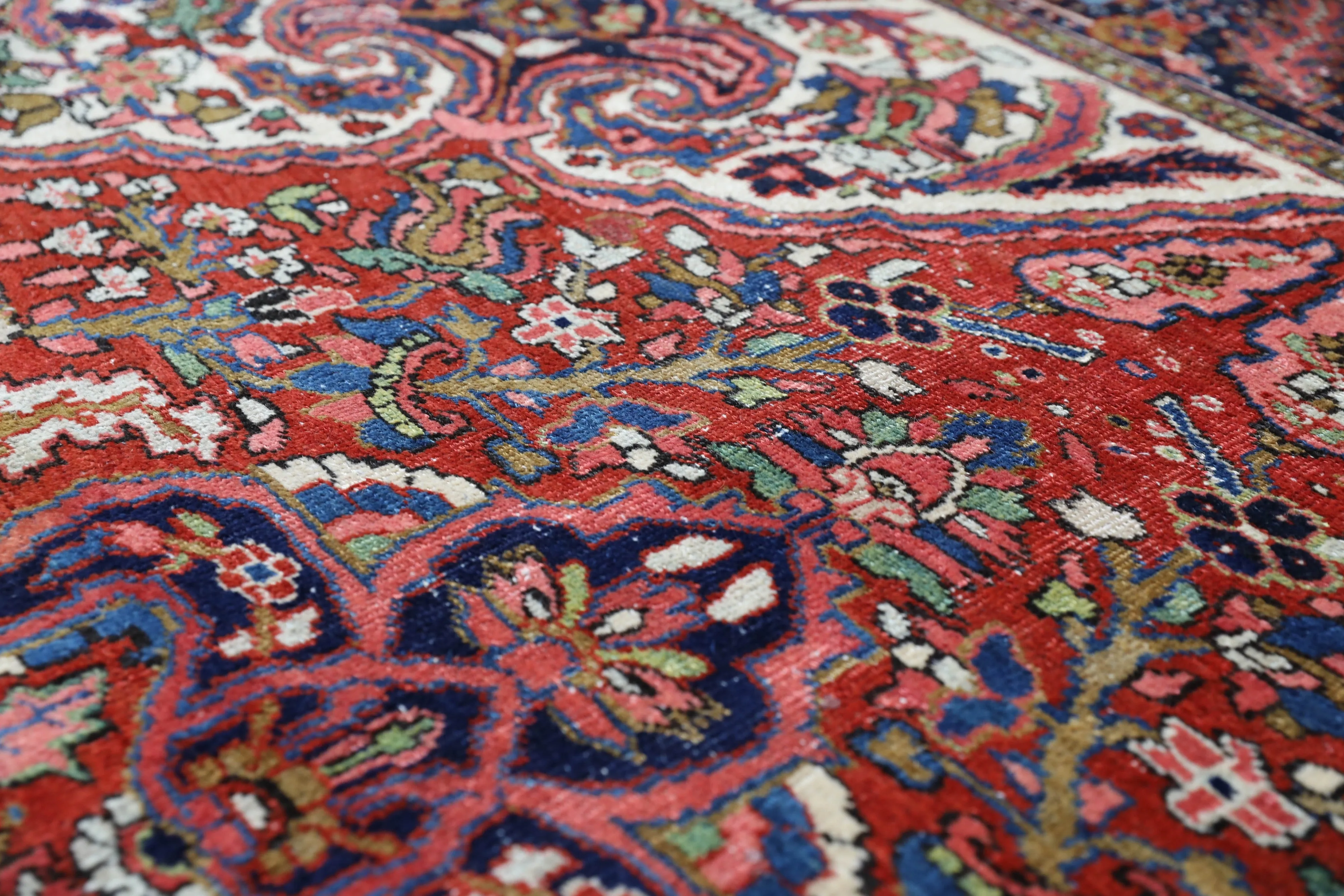 Semi-antique NW Persian Heriz Rug 8'4"x11'8"