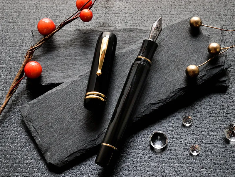 Seven Treasures - Bakelite Black