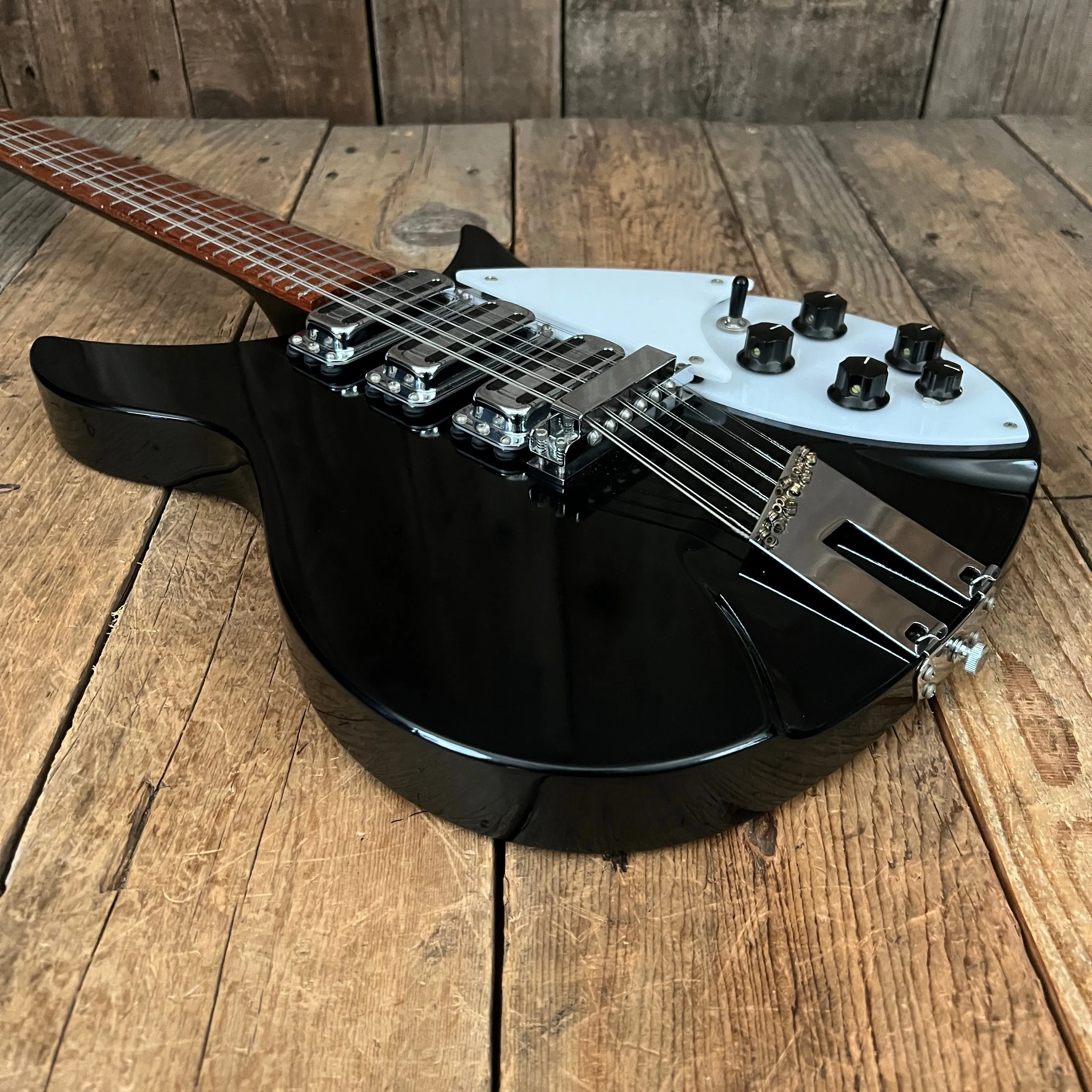 SOLD - Rickenbacker 325/12V63 3/4 Scale 1999 Jetglo