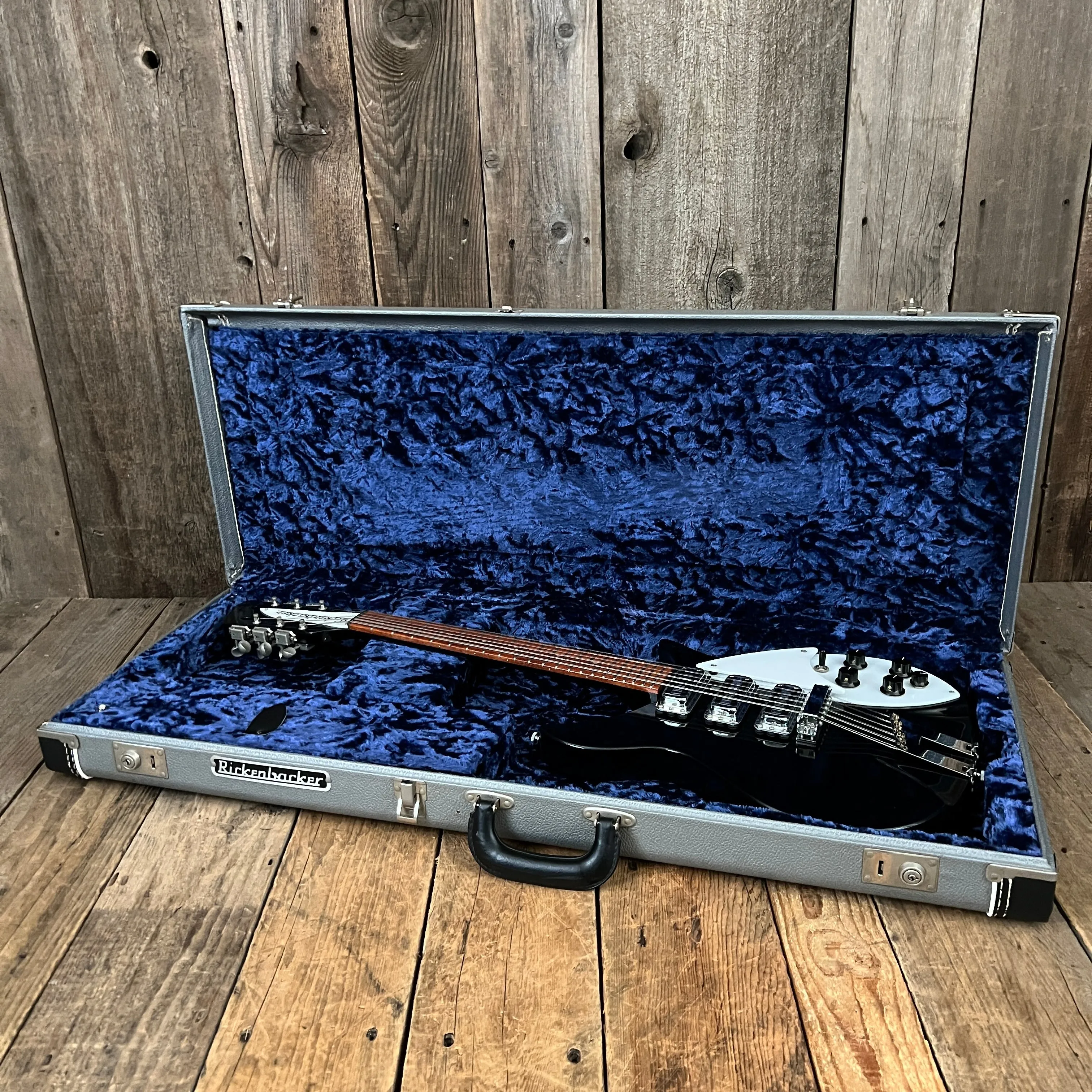 SOLD - Rickenbacker 325/12V63 3/4 Scale 1999 Jetglo