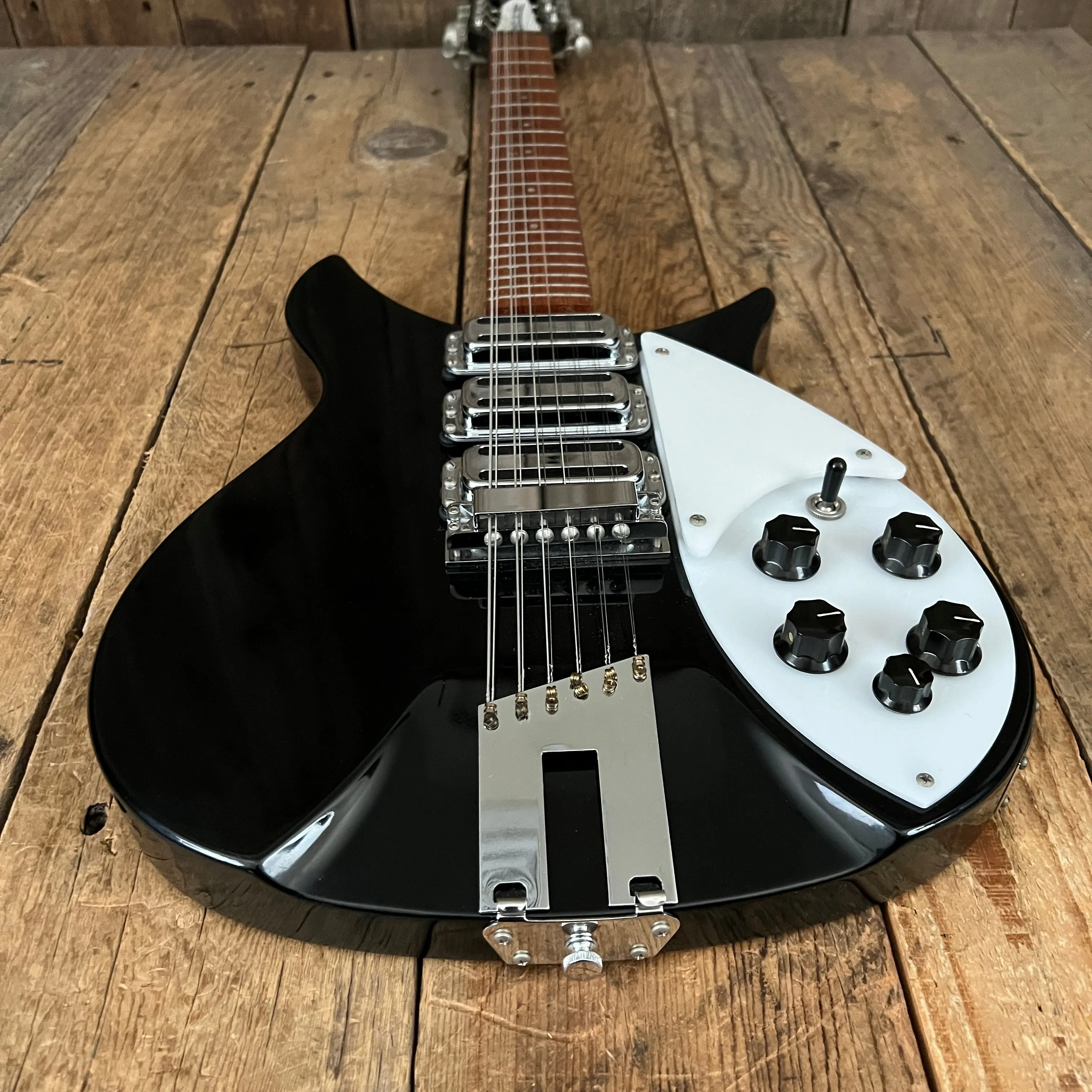 SOLD - Rickenbacker 325/12V63 3/4 Scale 1999 Jetglo
