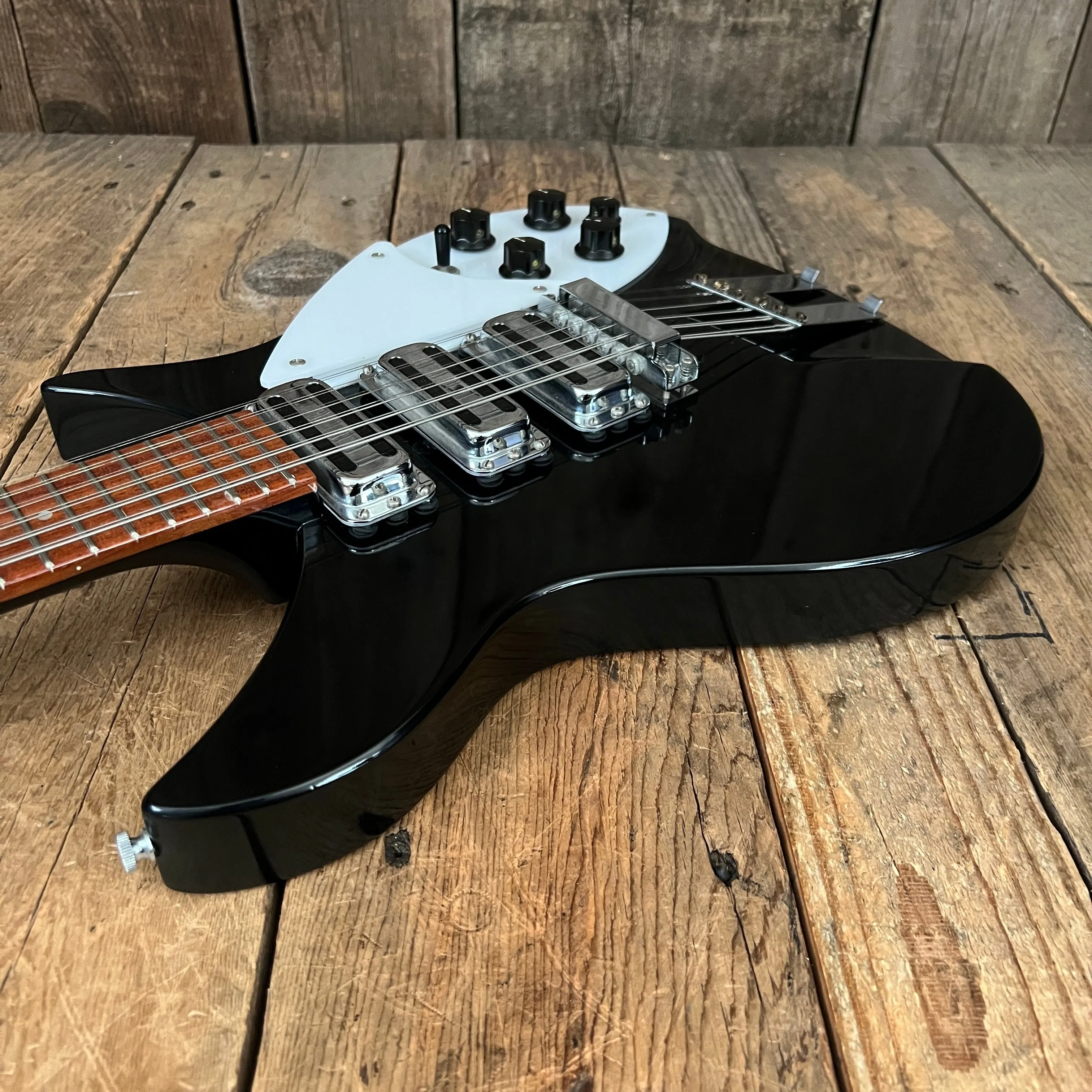 SOLD - Rickenbacker 325/12V63 3/4 Scale 1999 Jetglo
