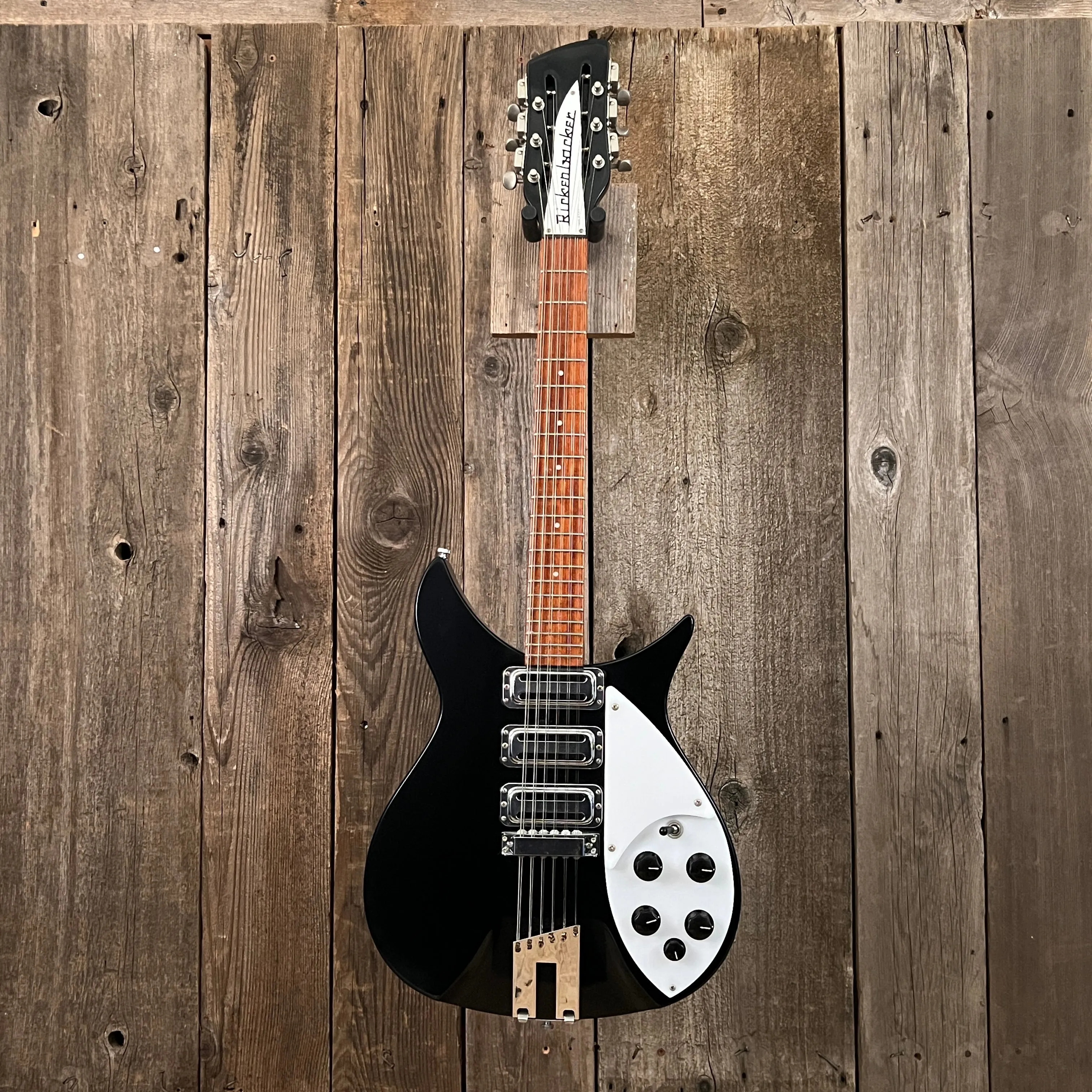 SOLD - Rickenbacker 325/12V63 3/4 Scale 1999 Jetglo