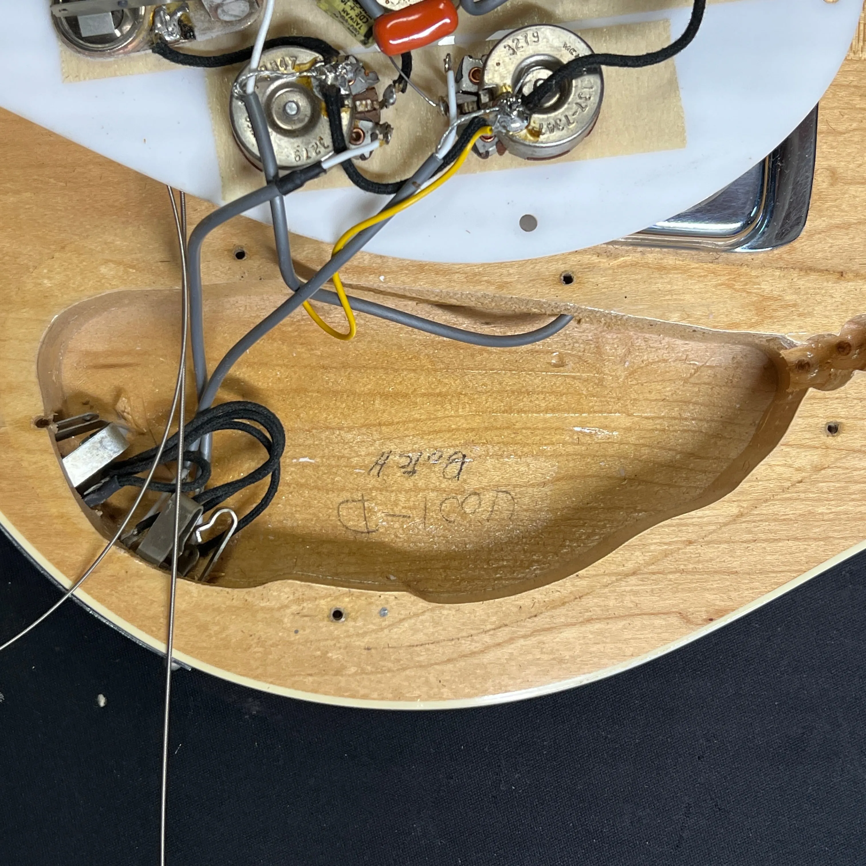 SOLD - Rickenbacker 4001 Bass Mapleglo 1974
