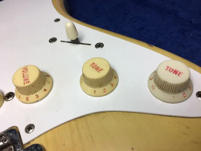 SOLD - Vintage Fender Stratocaster – Blond - Maple Neck – USA 1959