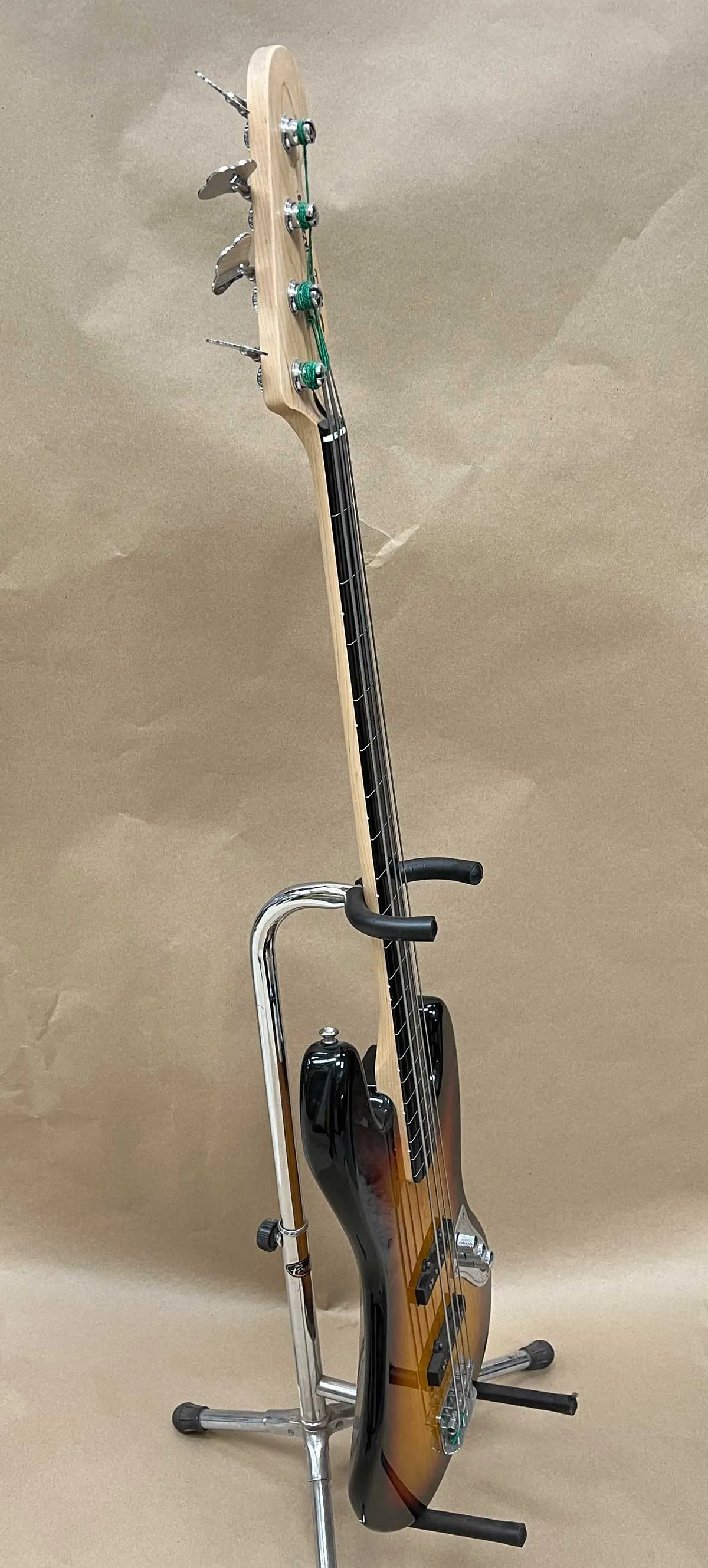 Squier Vintage Modified Series Fretless Jazz Bass