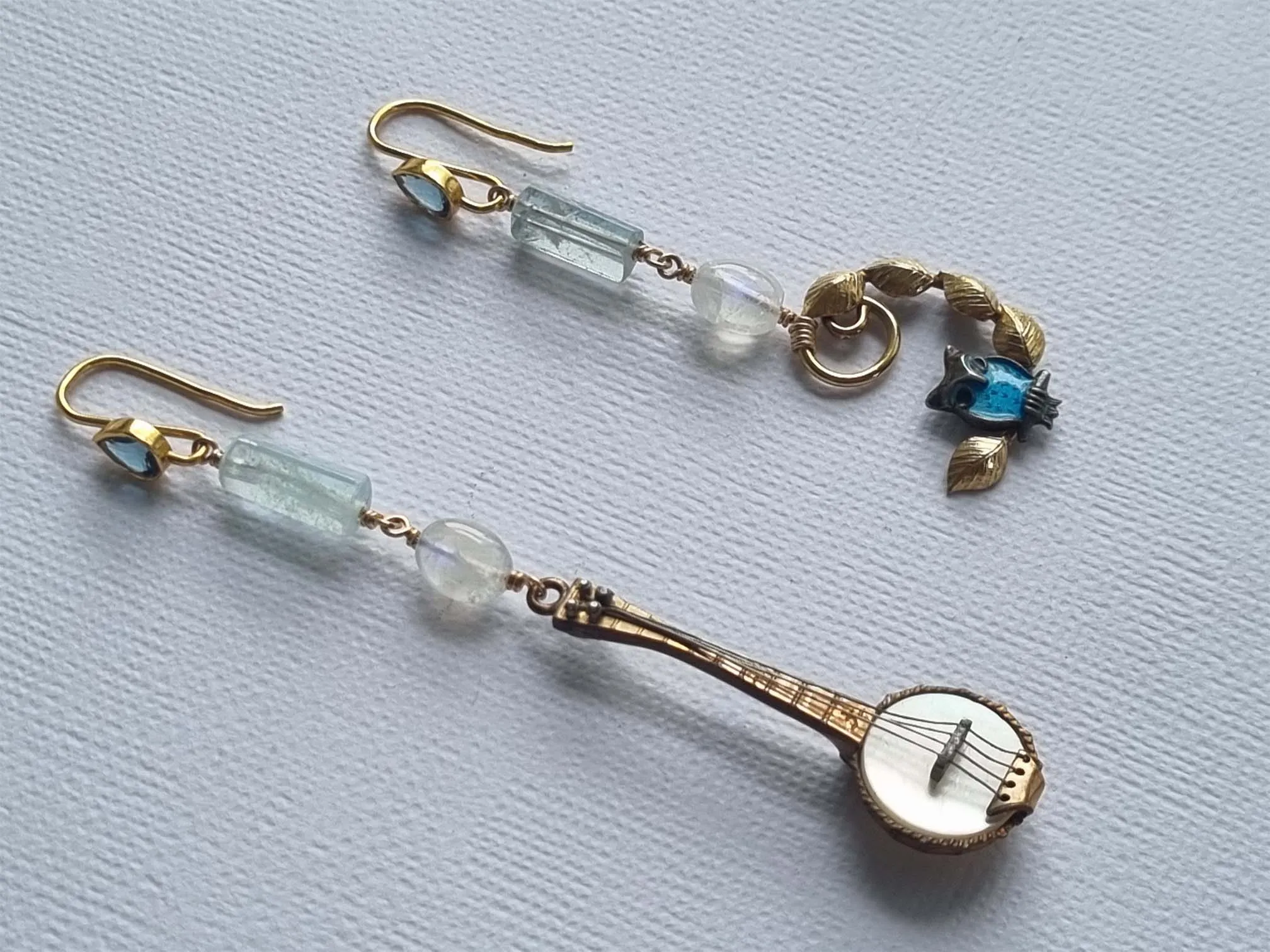 The Owl and the Pussycat | Antique brooch aquamarine moonstone earrings
