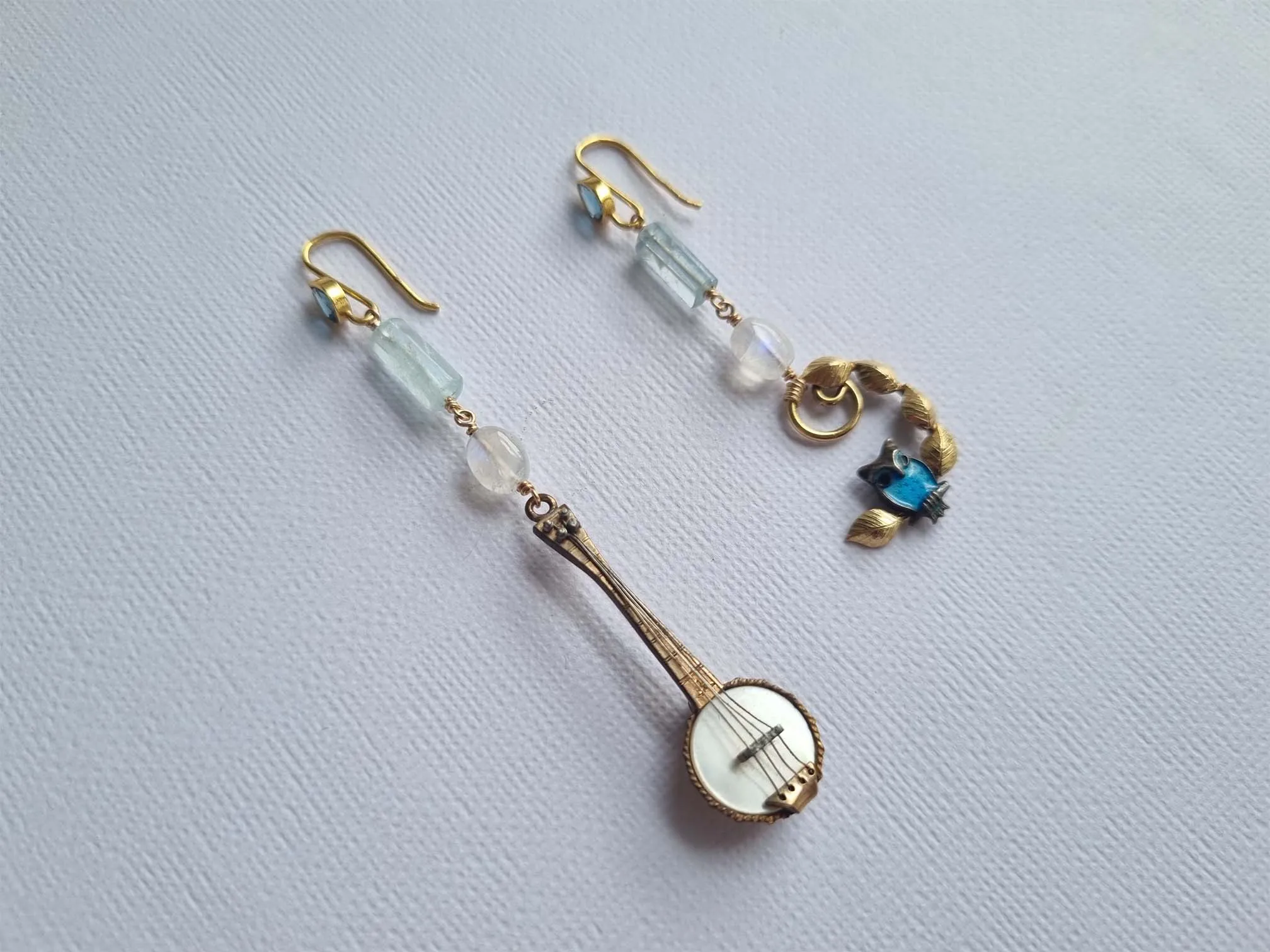 The Owl and the Pussycat | Antique brooch aquamarine moonstone earrings