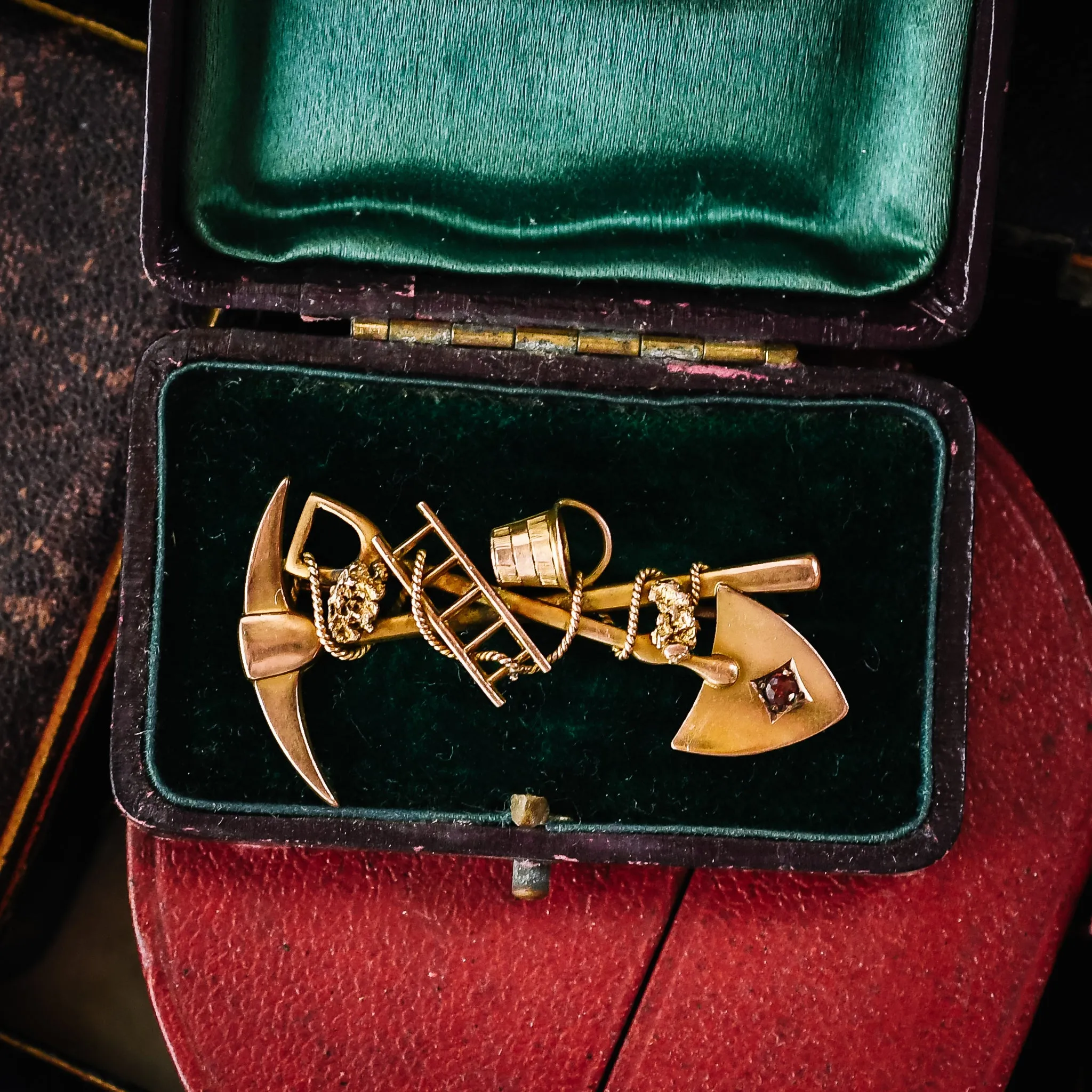 Victorian Garnet Gold Digger Brooch