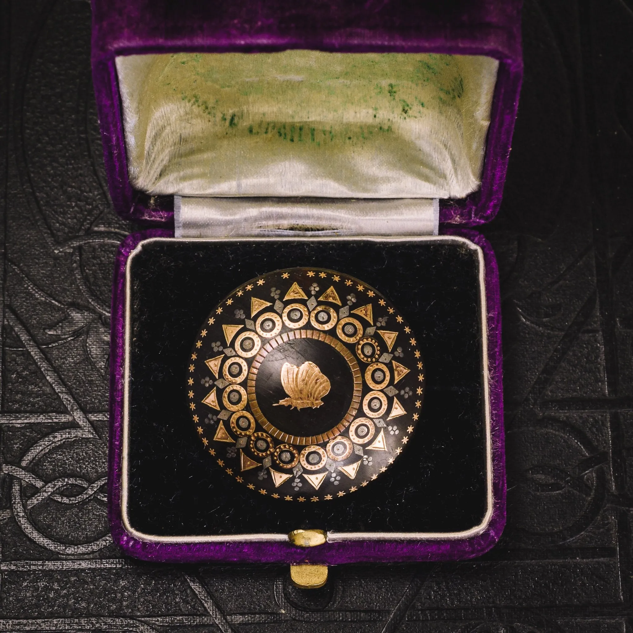 Victorian Pique "Psyche" Brooch