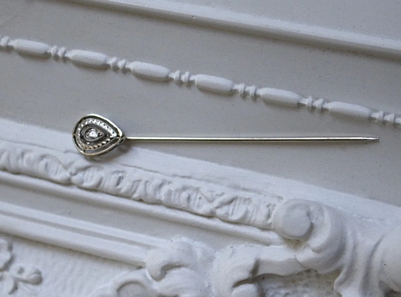 Vintage 14kt White Gold & Diamond Stickpin
