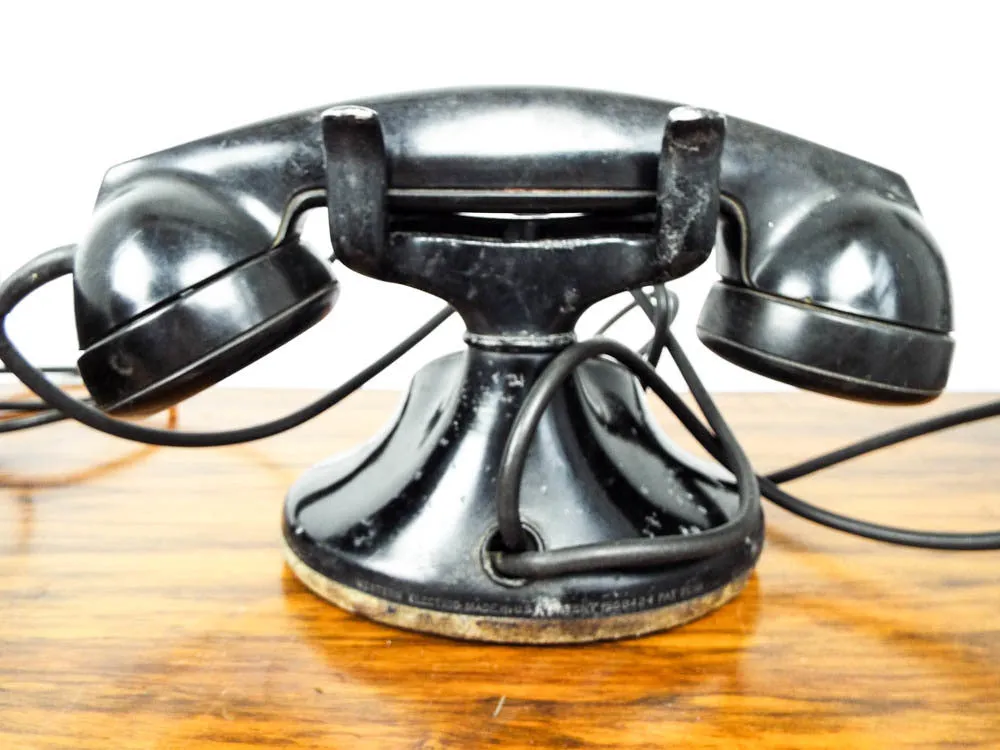 Vintage Bakelite D1 Art Deco Oval Telephone