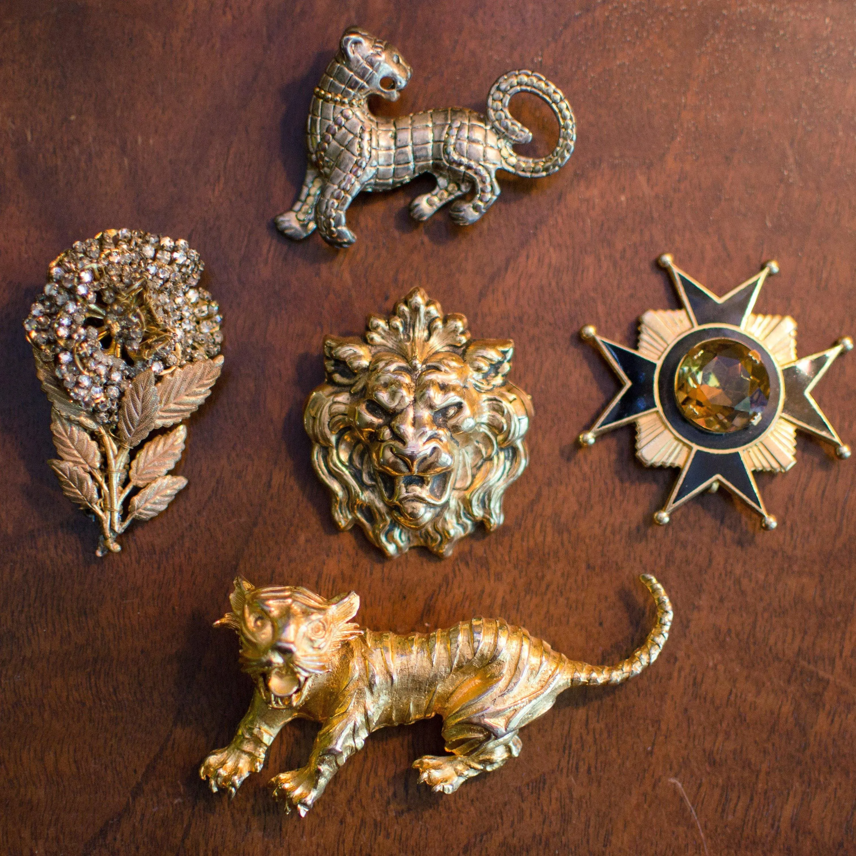 Vintage Brushed Gold Tone Roaring Tiger Brooch