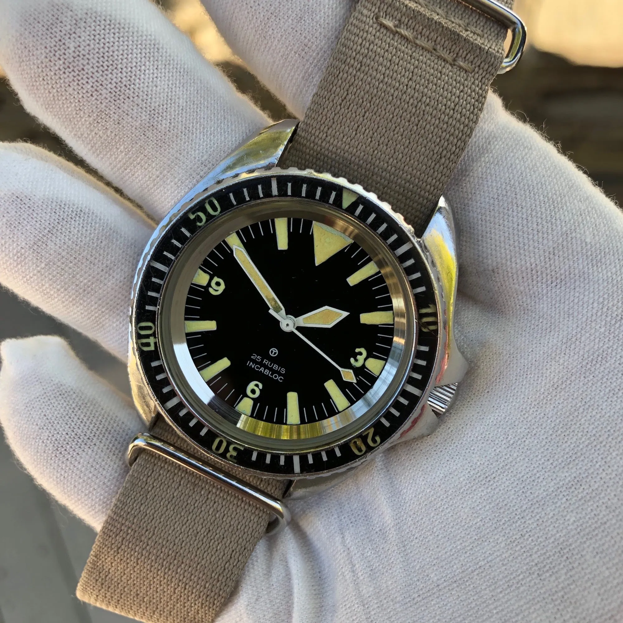 Vintage CWC Cabot Watch Company Royal Navy Sterile Milsub Divers Wristwatch Circa 1980